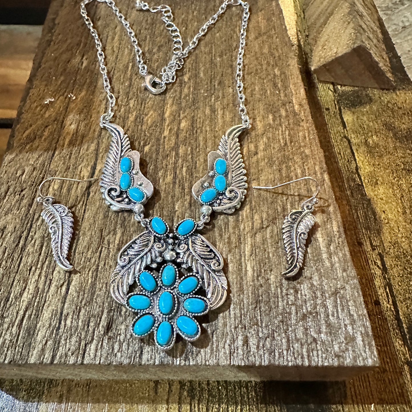 Bohemian Willow Leaf Turquoise Cabochon Jewelry Set: Necklace & Earrings