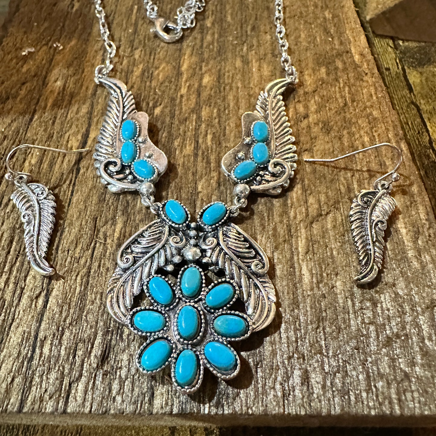 Bohemian Willow Leaf Turquoise Cabochon Jewelry Set: Necklace & Earrings