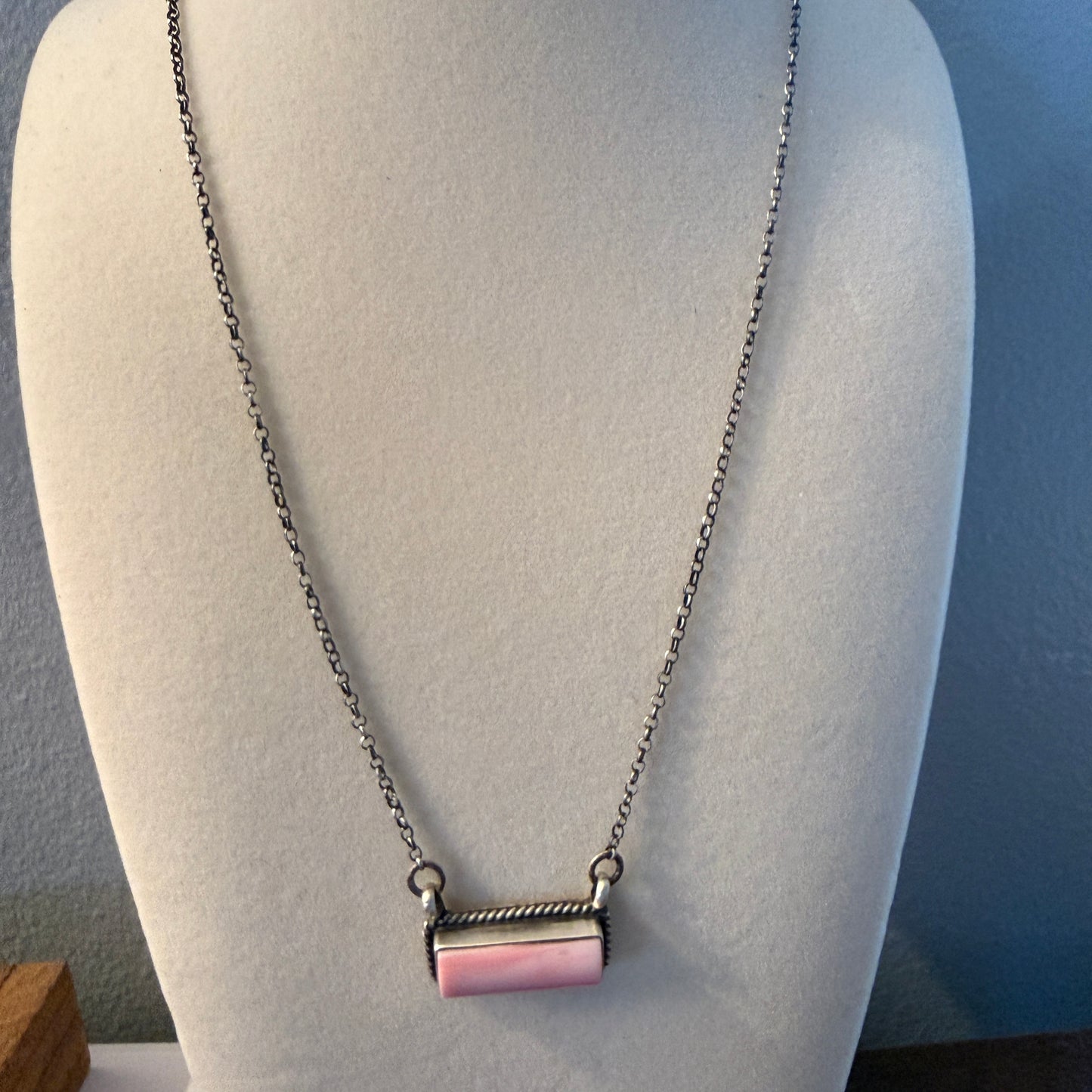 Johnny Dixon Signed Pink Conch Bar Necklace Sterling Silver 16 Inch Chain