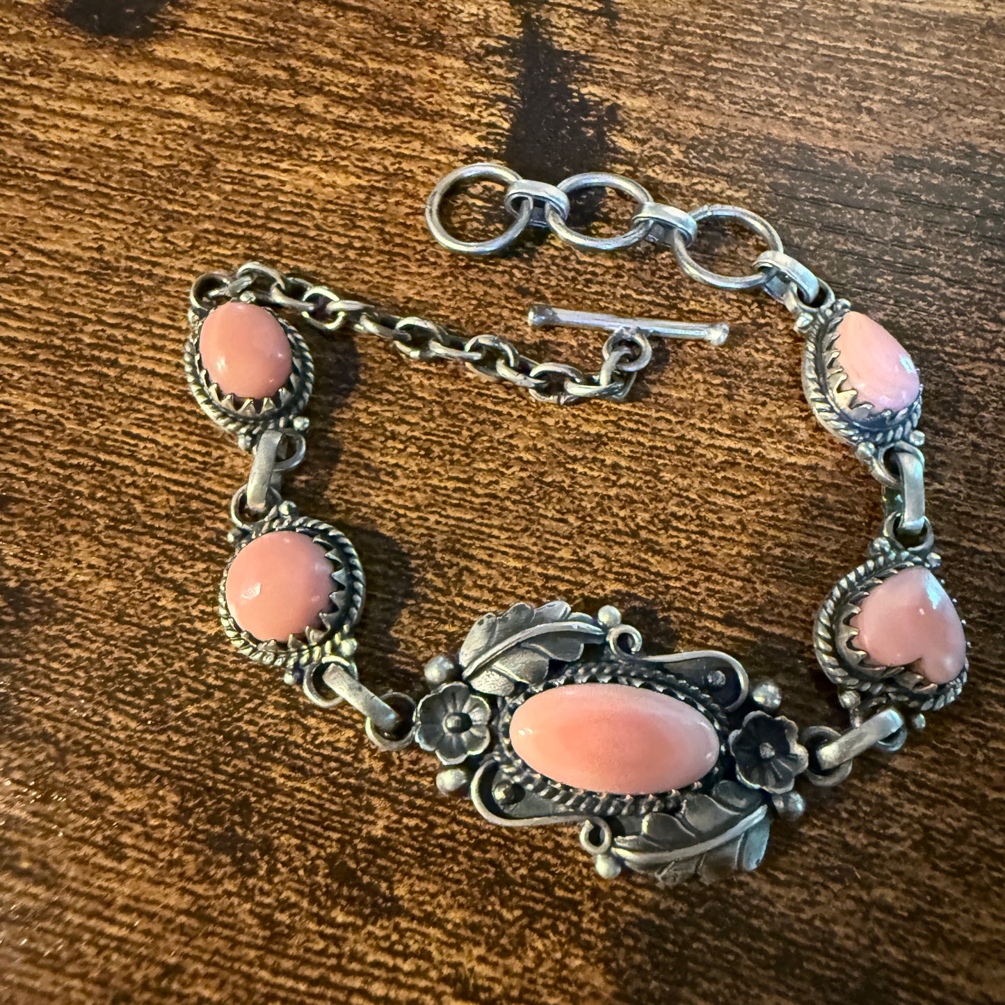 Antique Style Pink Conch Bracelet 8 Inches Oxidized Sterling Silver Adjustable