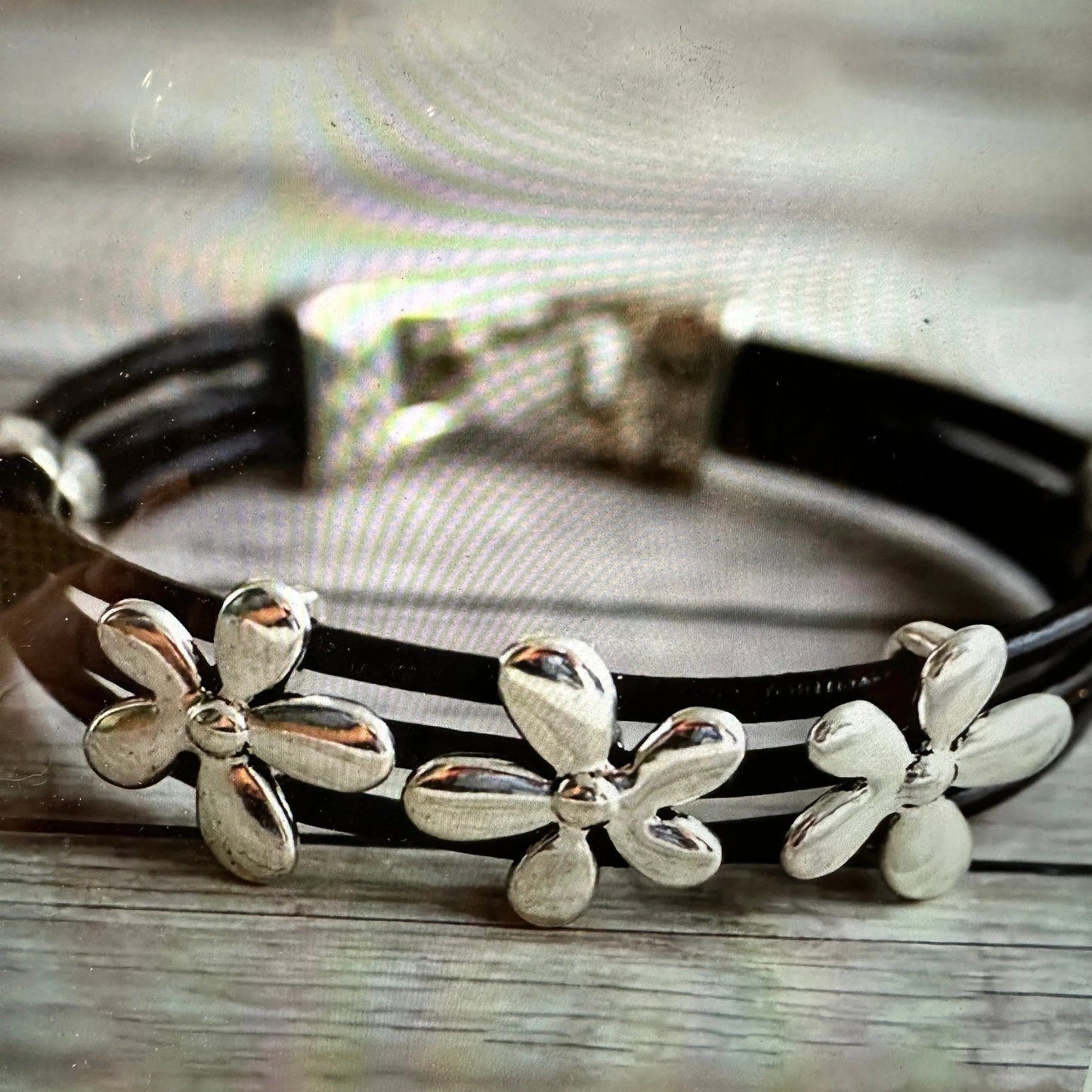 Handcrafted Boho Western Black Vintage Hippie Flower Leather String Bracelet, Gift Box - Silver Elegant