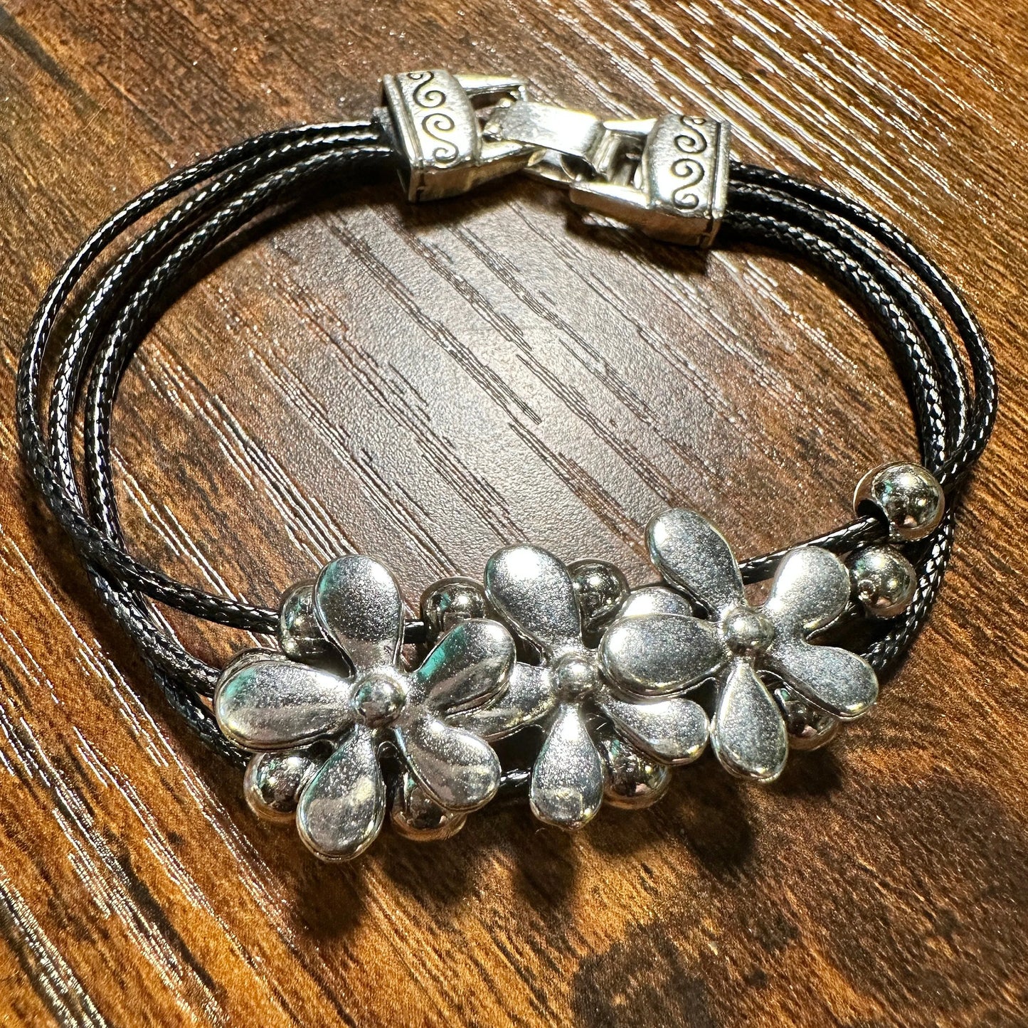 Handcrafted Boho Western Black Vintage Hippie Flower Leather String Bracelet, Gift Box - Silver Elegant