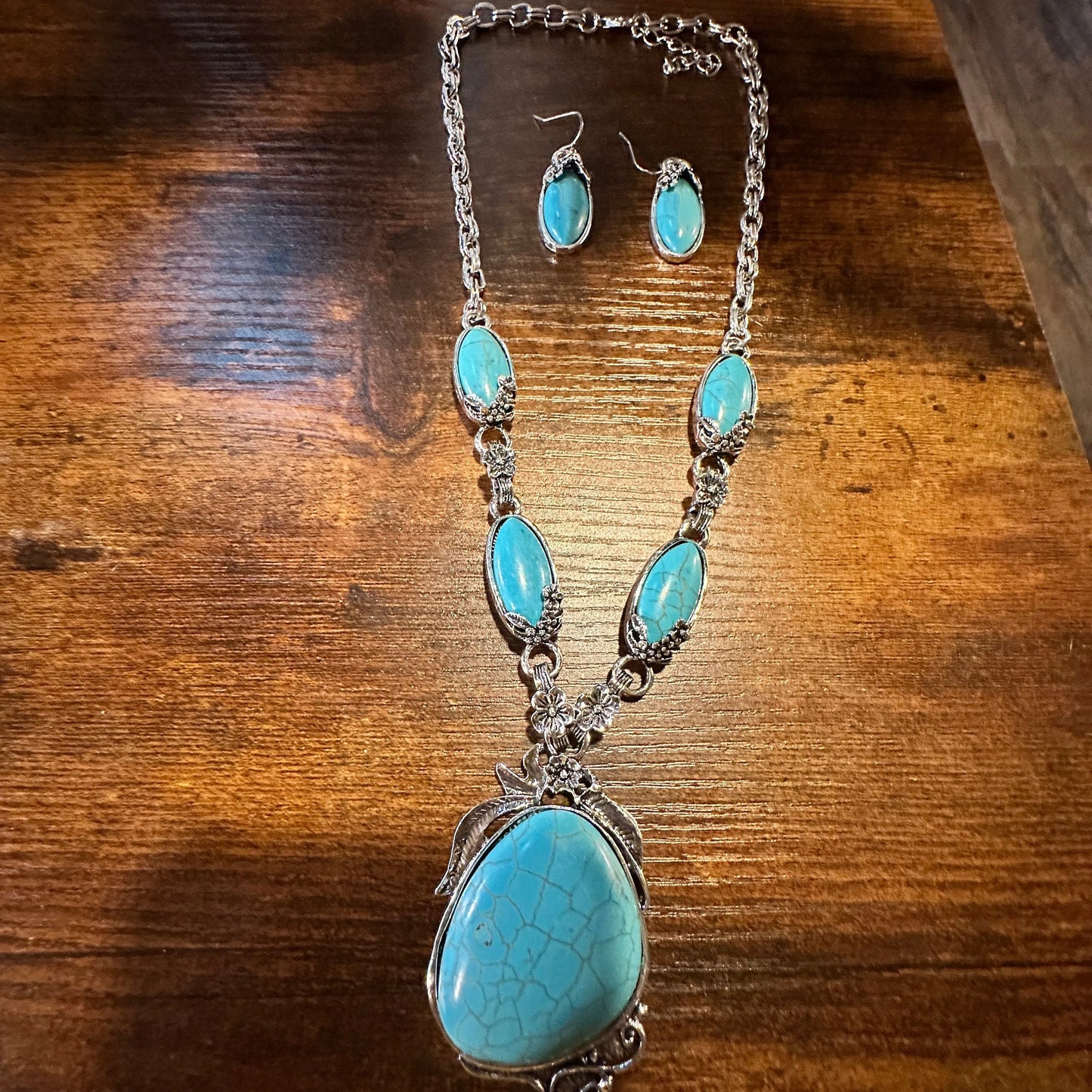 Bohemian Chic Turquoise Necklace and Earrings, Vintage Boho Set, Gift Box - Silver Elegant