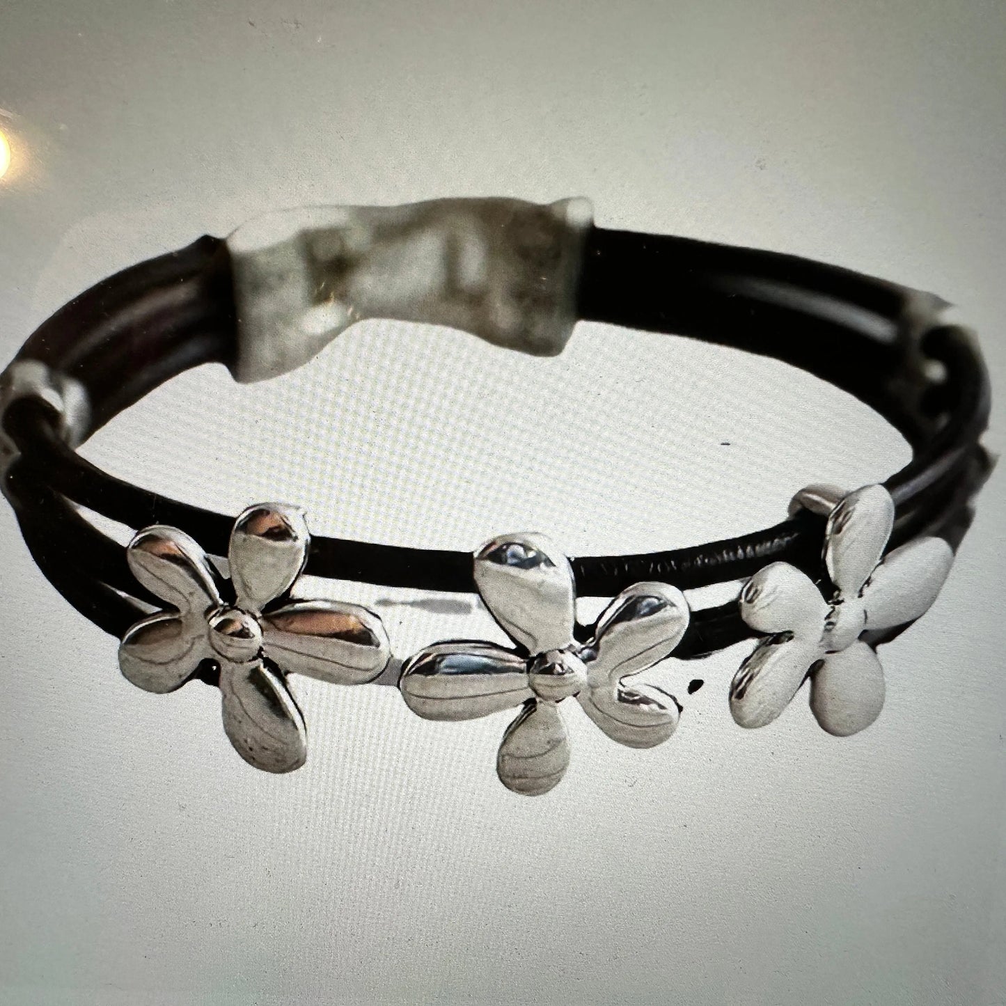 Handcrafted Boho Western Black Vintage Hippie Flower Leather String Bracelet, Gift Box - Silver Elegant