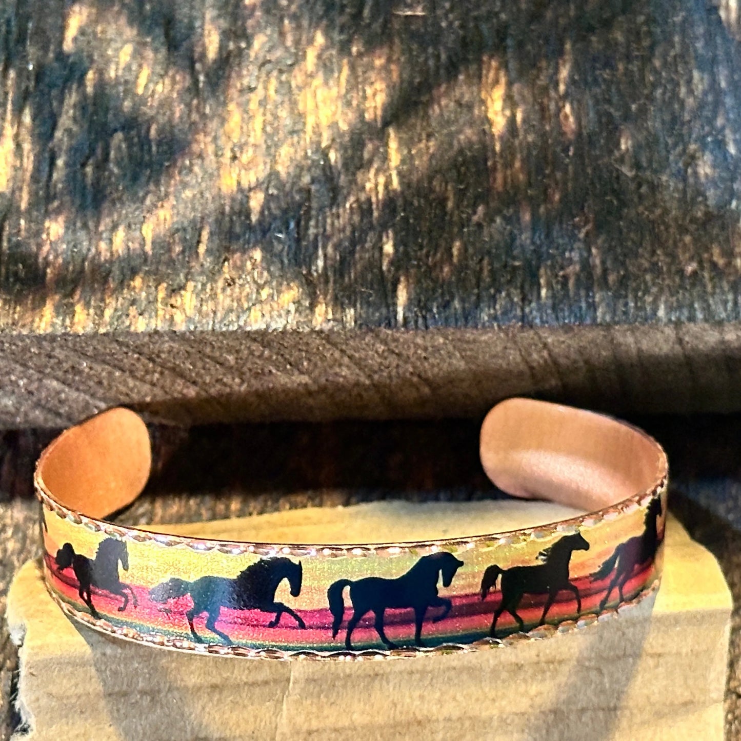 Handmade Boho WesternCopper Estuarian Galloping Horse Design Bracelet, Gift Box - Silver Elegant