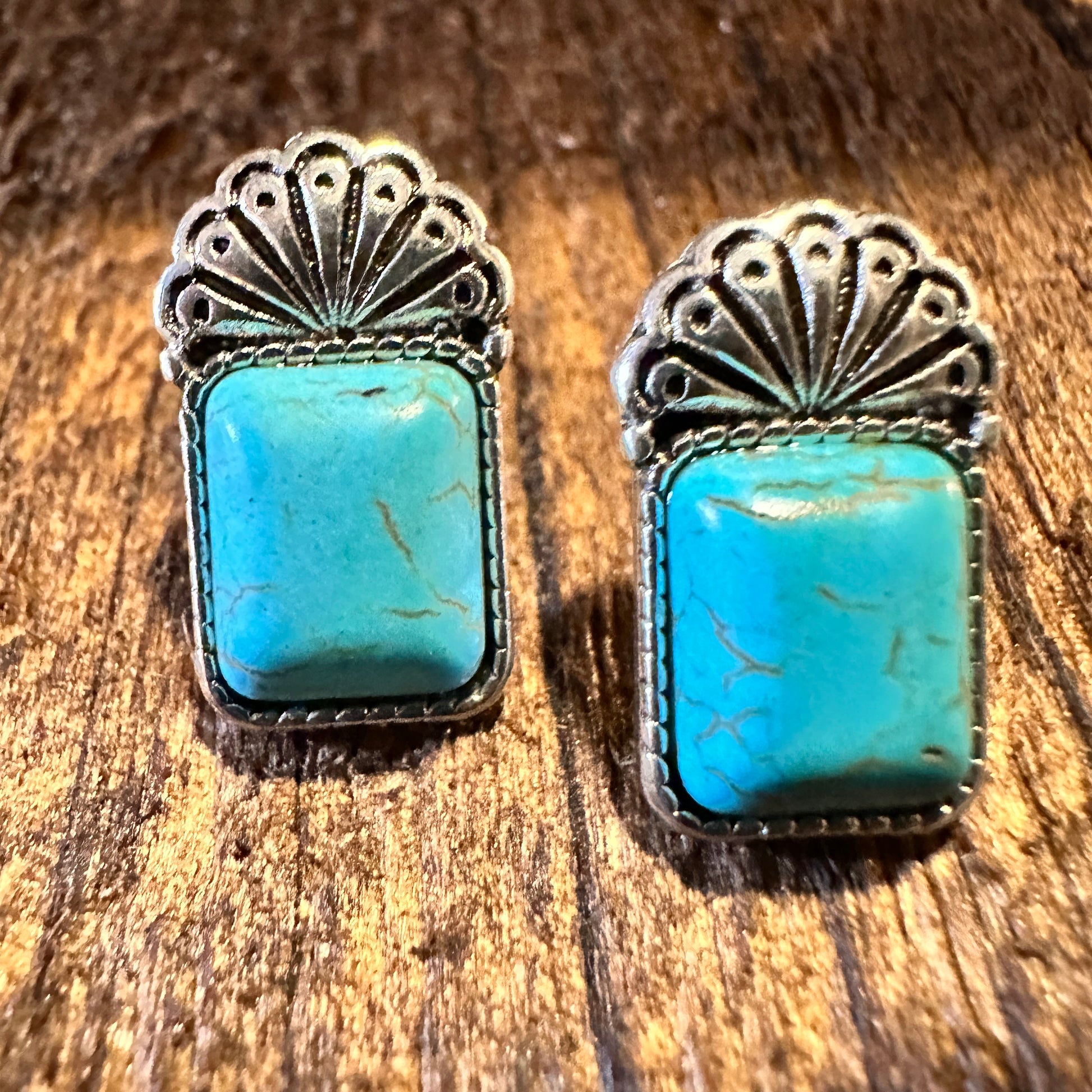 Boho Hippie Vintage Cowgirl Turquoise Stud Earrings, Gift Box - Silver Elegant