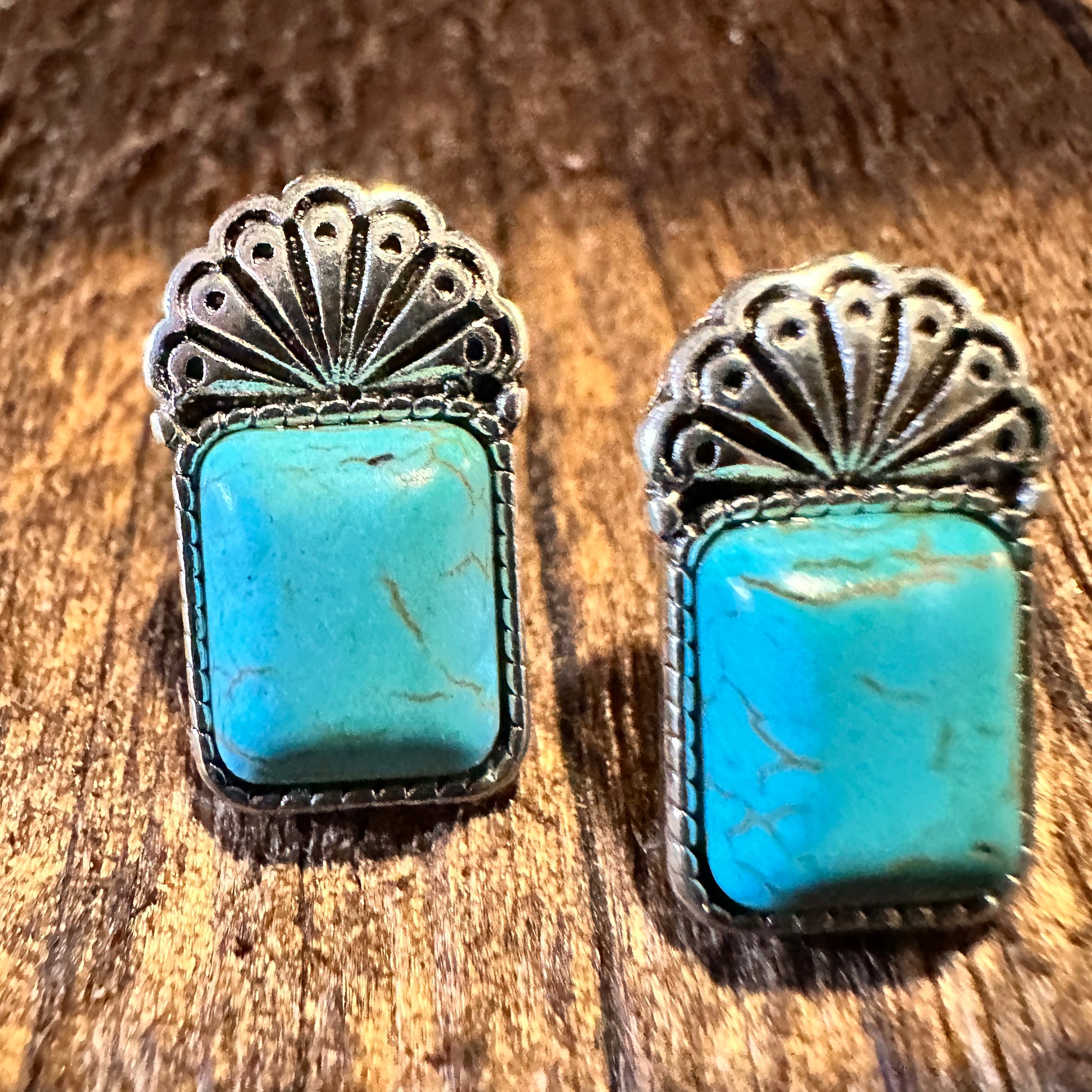 Boho Hippie Vintage Cowgirl Turquoise Stud Earrings, Gift Box - Silver Elegant