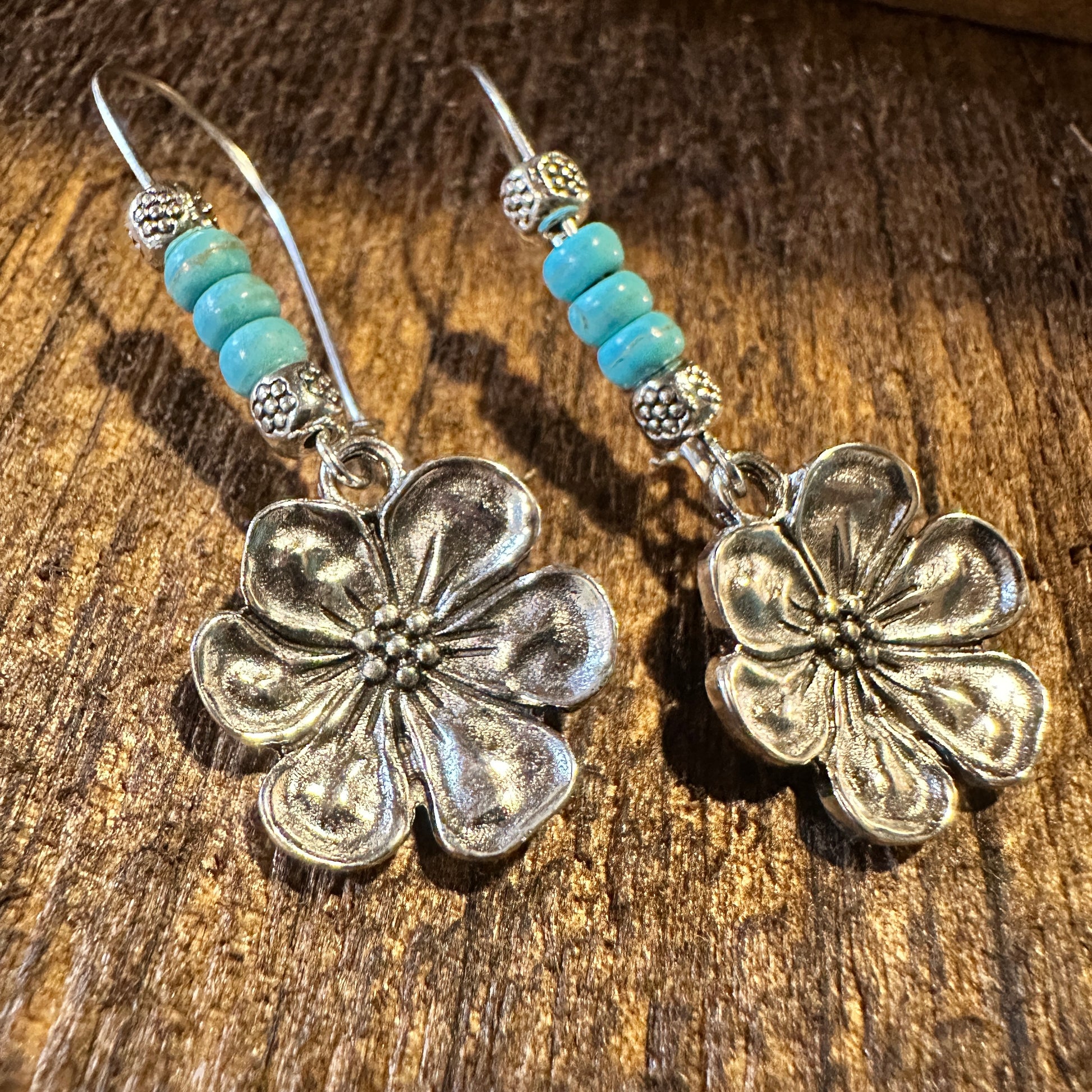 Boho Hippie Vintage Cowgirl Floral Turquoise Wire Drop Earrings, Gift Box - Silver Elegant