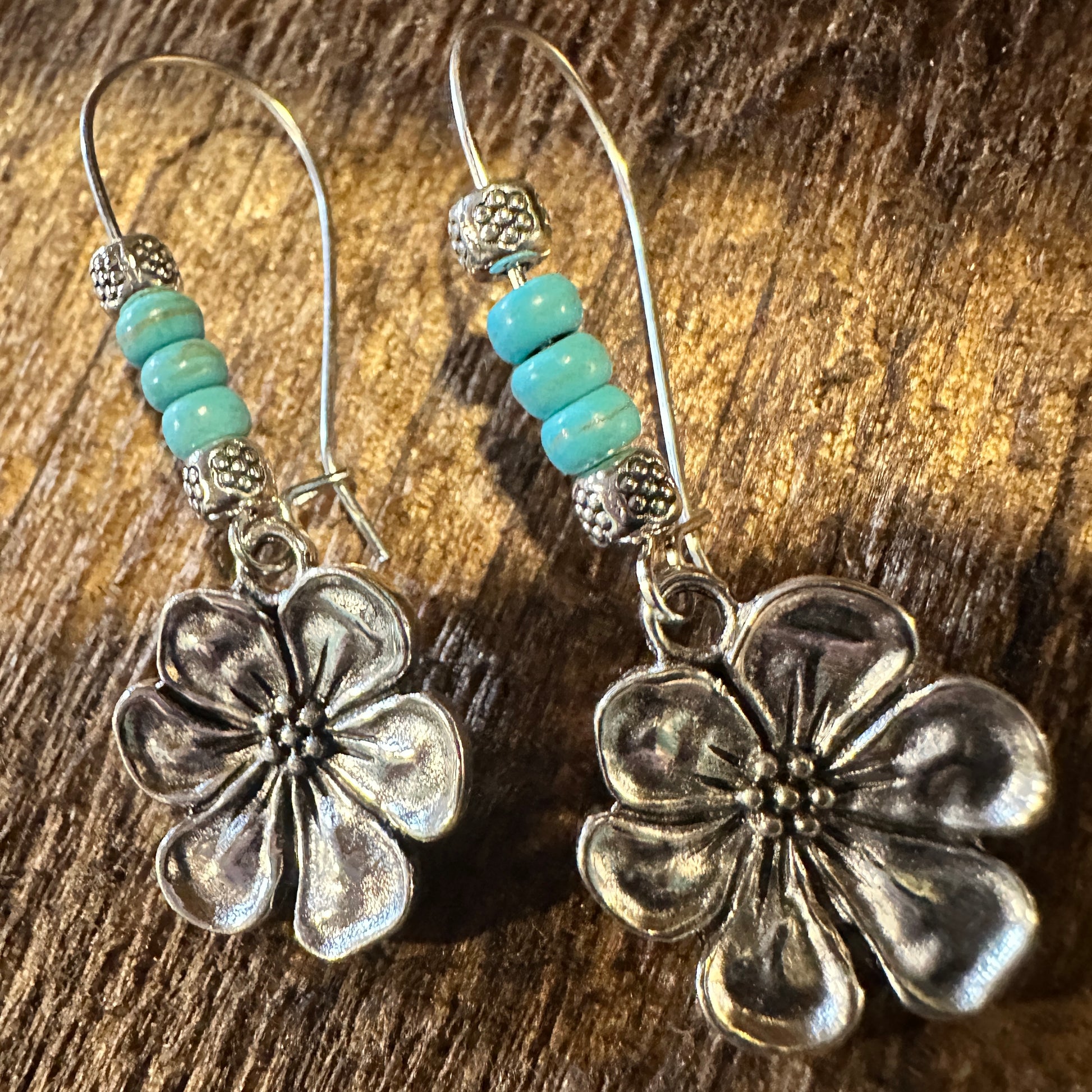 Boho Hippie Vintage Cowgirl Floral Turquoise Wire Drop Earrings, Gift Box - Silver Elegant