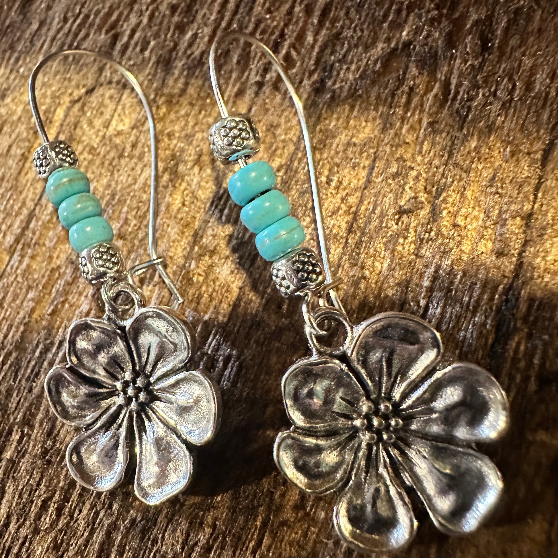 Boho Hippie Vintage Cowgirl Floral Turquoise Wire Drop Earrings, Gift Box - Silver Elegant