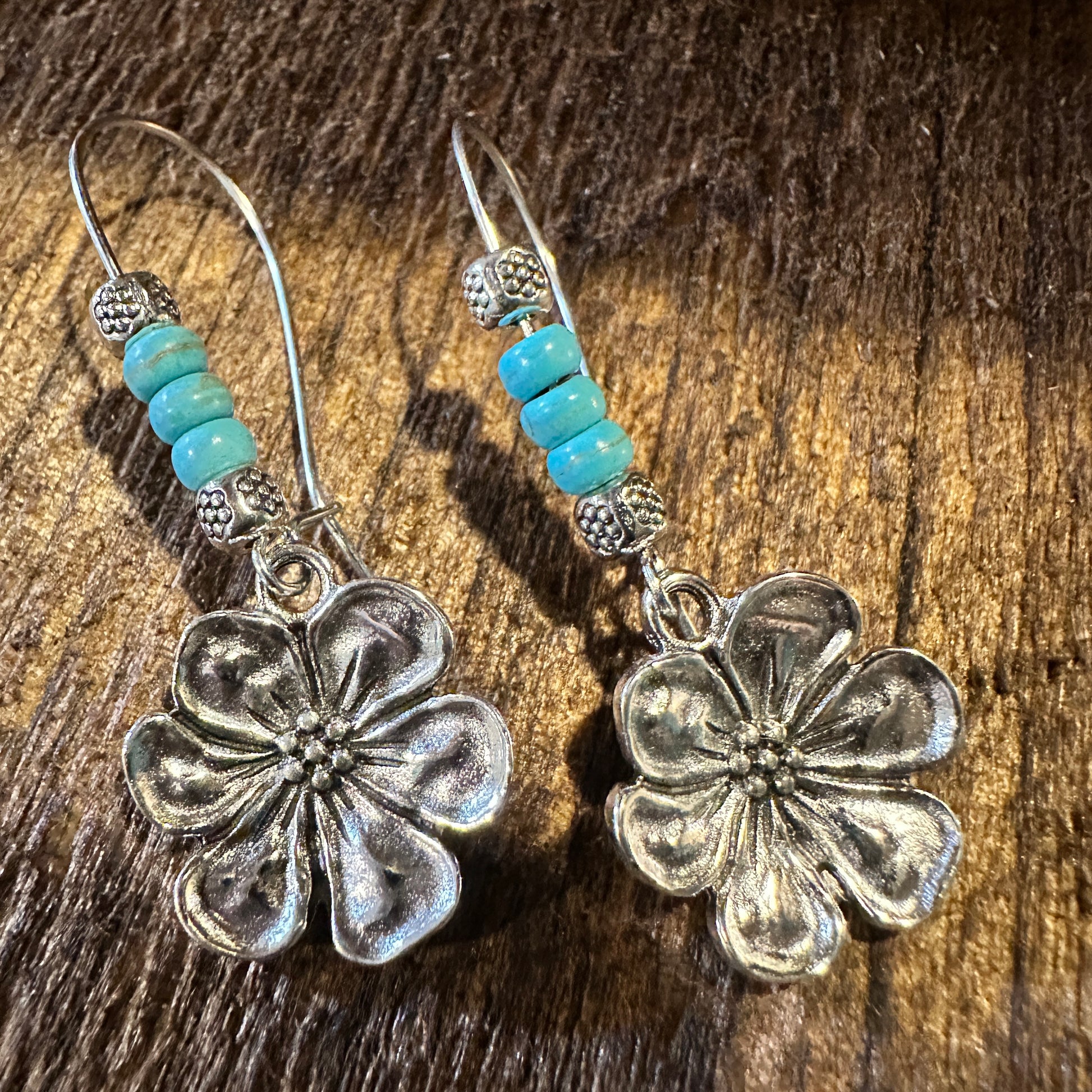 Boho Hippie Vintage Cowgirl Floral Turquoise Wire Drop Earrings, Gift Box - Silver Elegant