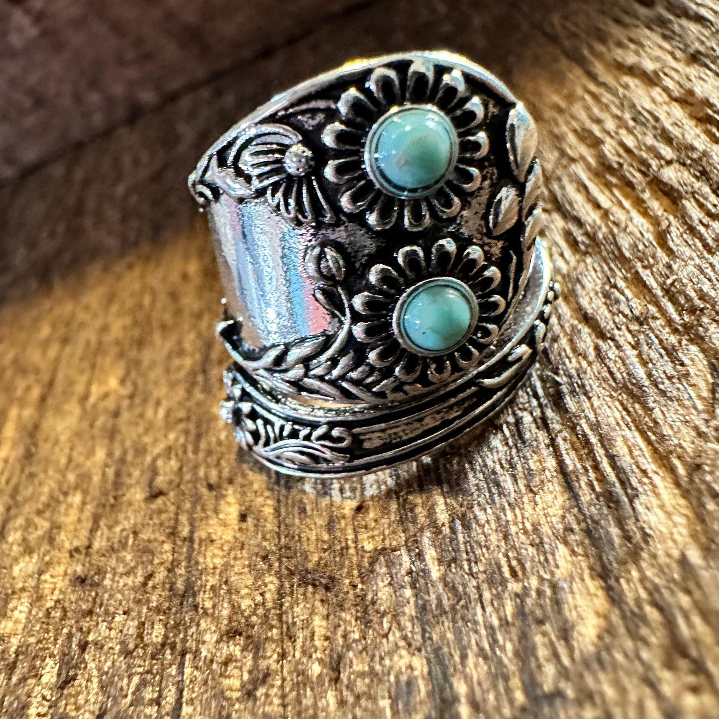 Vintage Turquoise Adjustable Spoon Ring with Bohemian Native American Flair, Gift-Ready - Silver Elegant