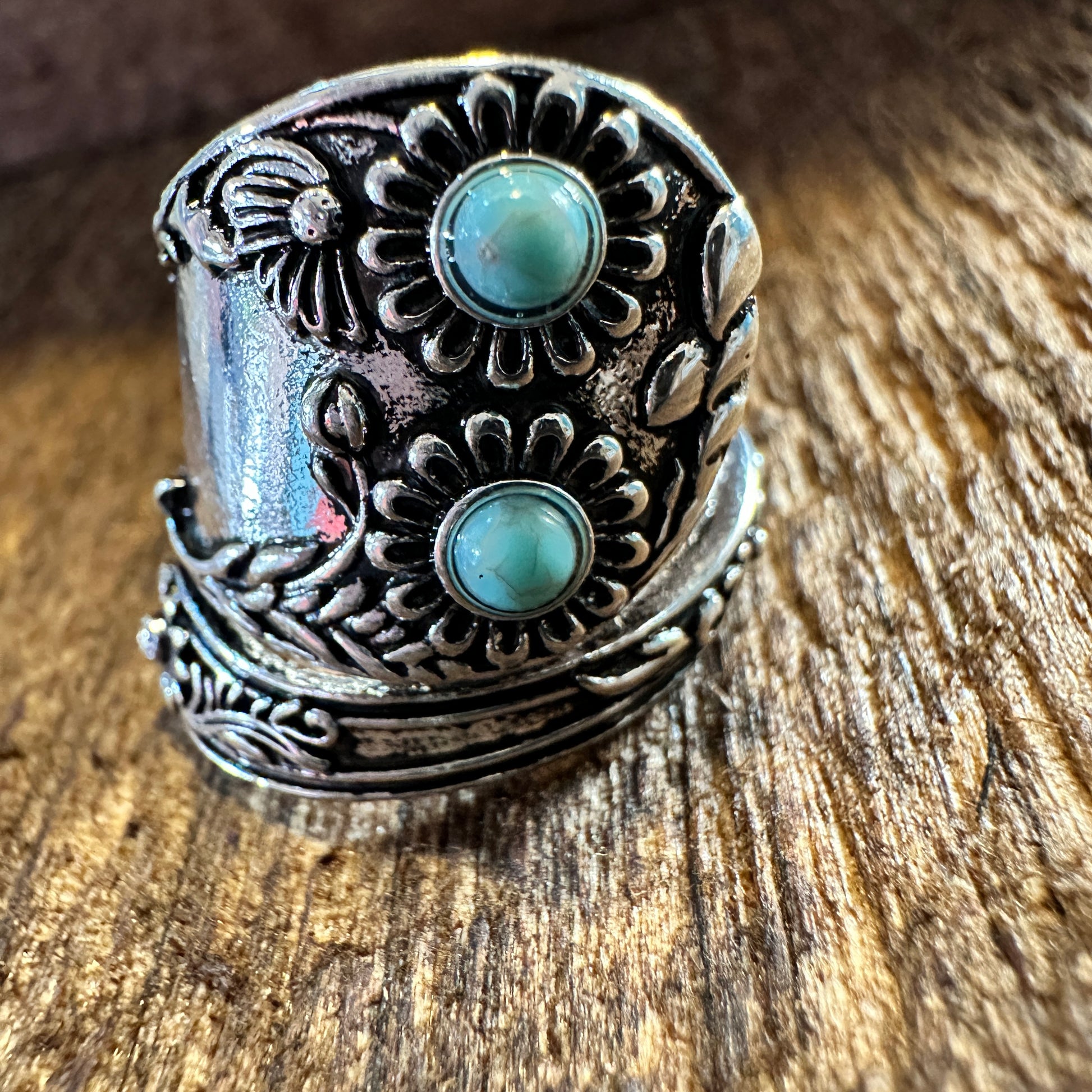 Vintage Turquoise Adjustable Spoon Ring with Bohemian Native American Flair, Gift-Ready - Silver Elegant