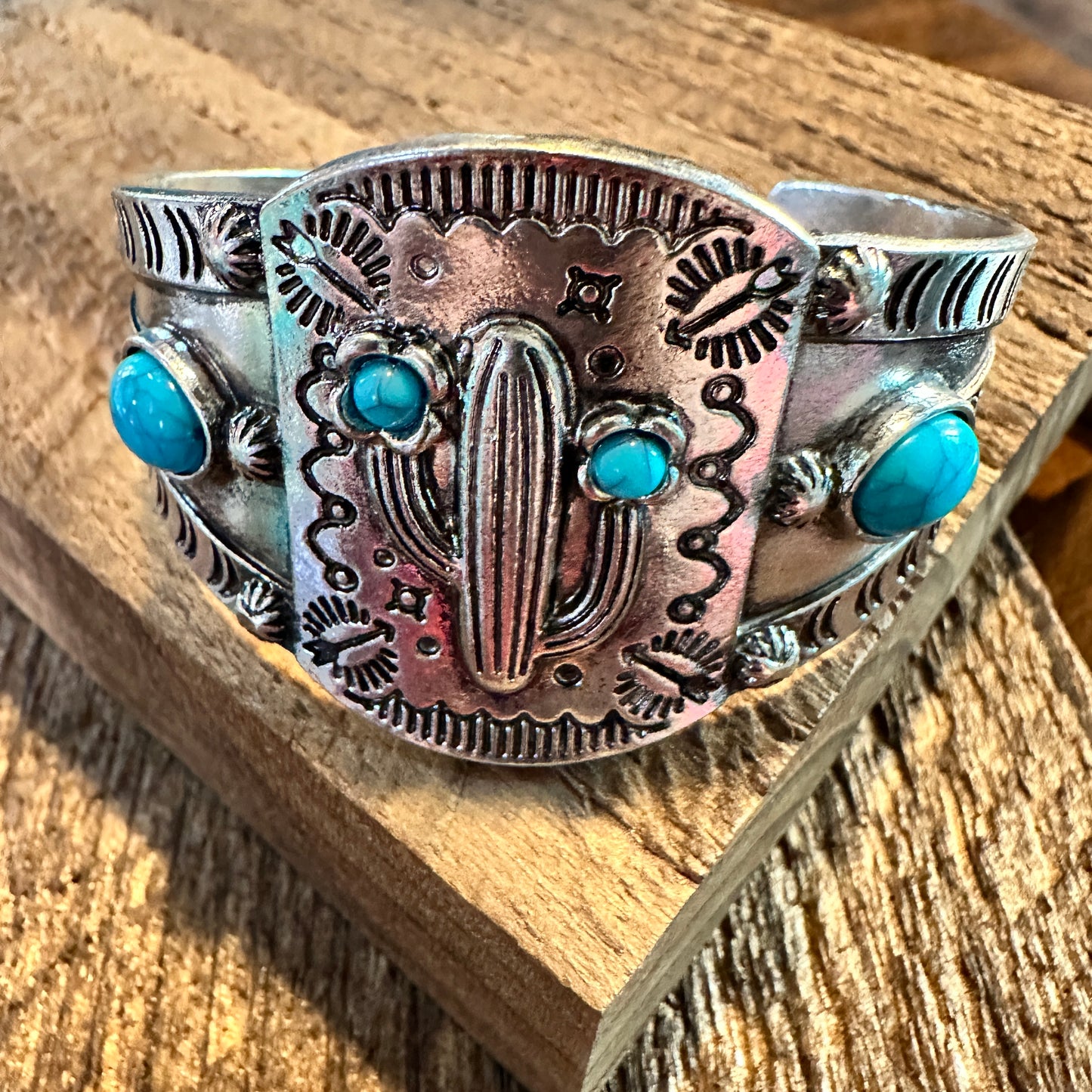 Boho Vintage SouthWestern Cowgirl Cuff Bracelet, Turquoise Stone, Gift Box - Silver Elegant