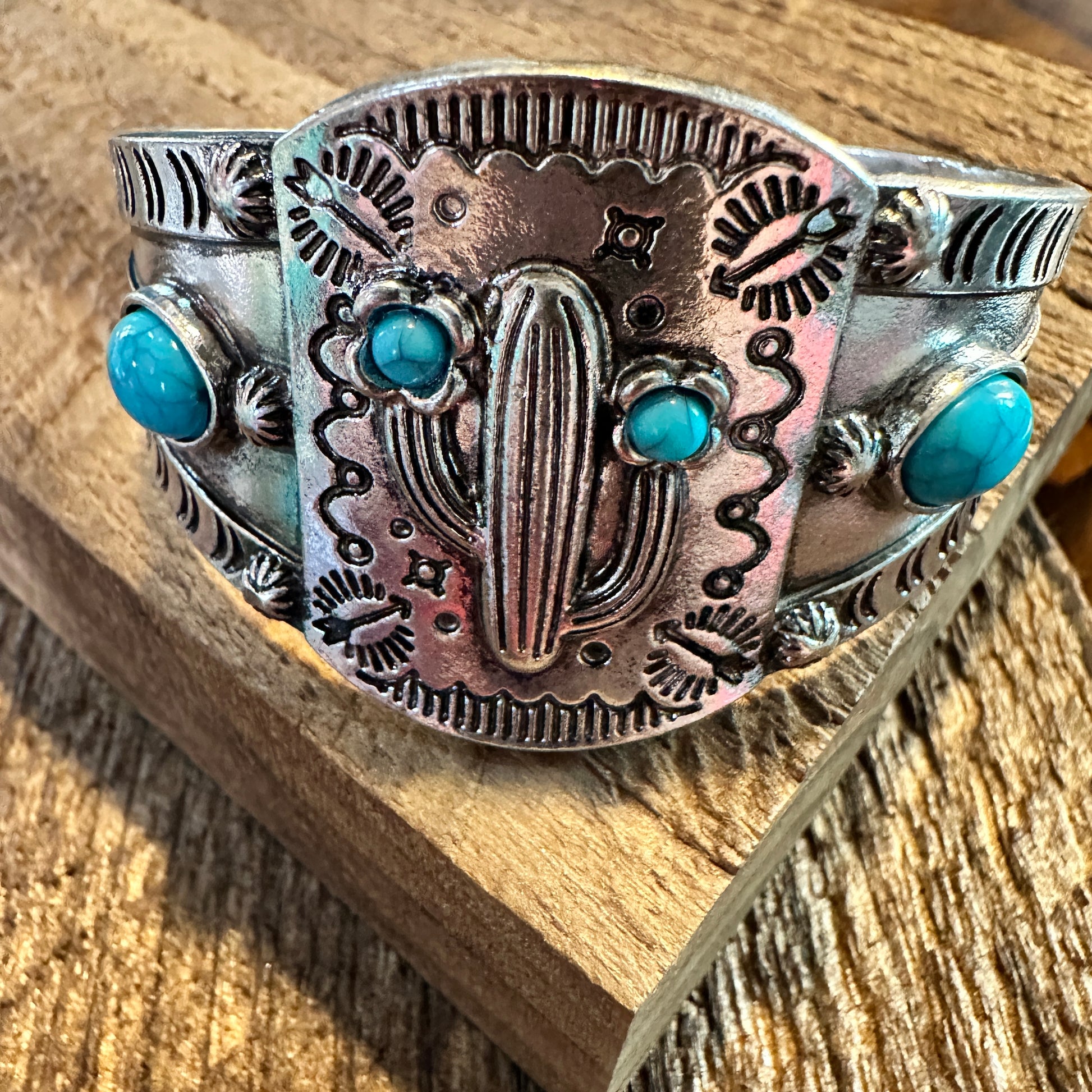 Boho Vintage SouthWestern Cowgirl Cuff Bracelet, Turquoise Stone, Gift Box - Silver Elegant