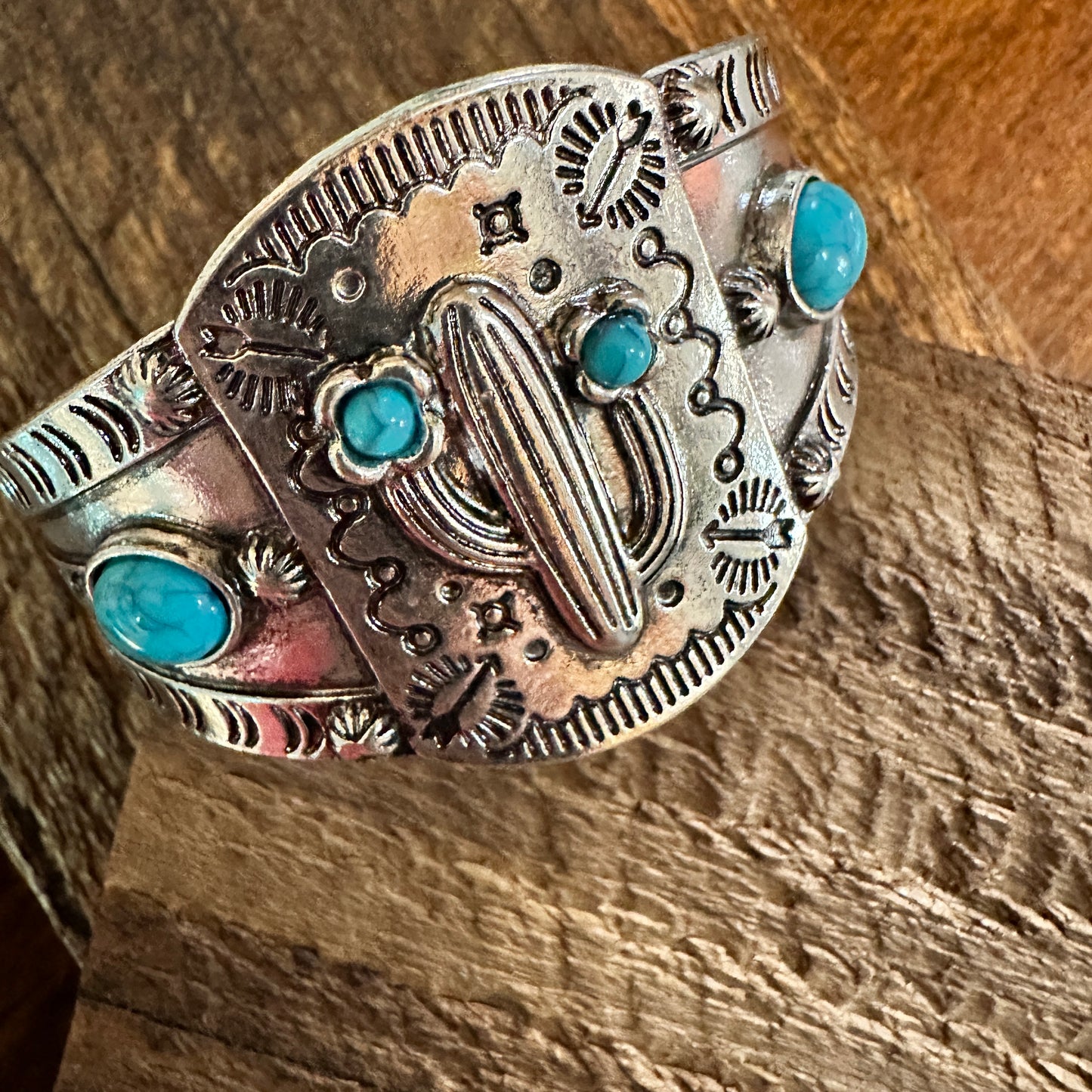 Boho Vintage SouthWestern Cowgirl Cuff Bracelet, Turquoise Stone, Gift Box - Silver Elegant