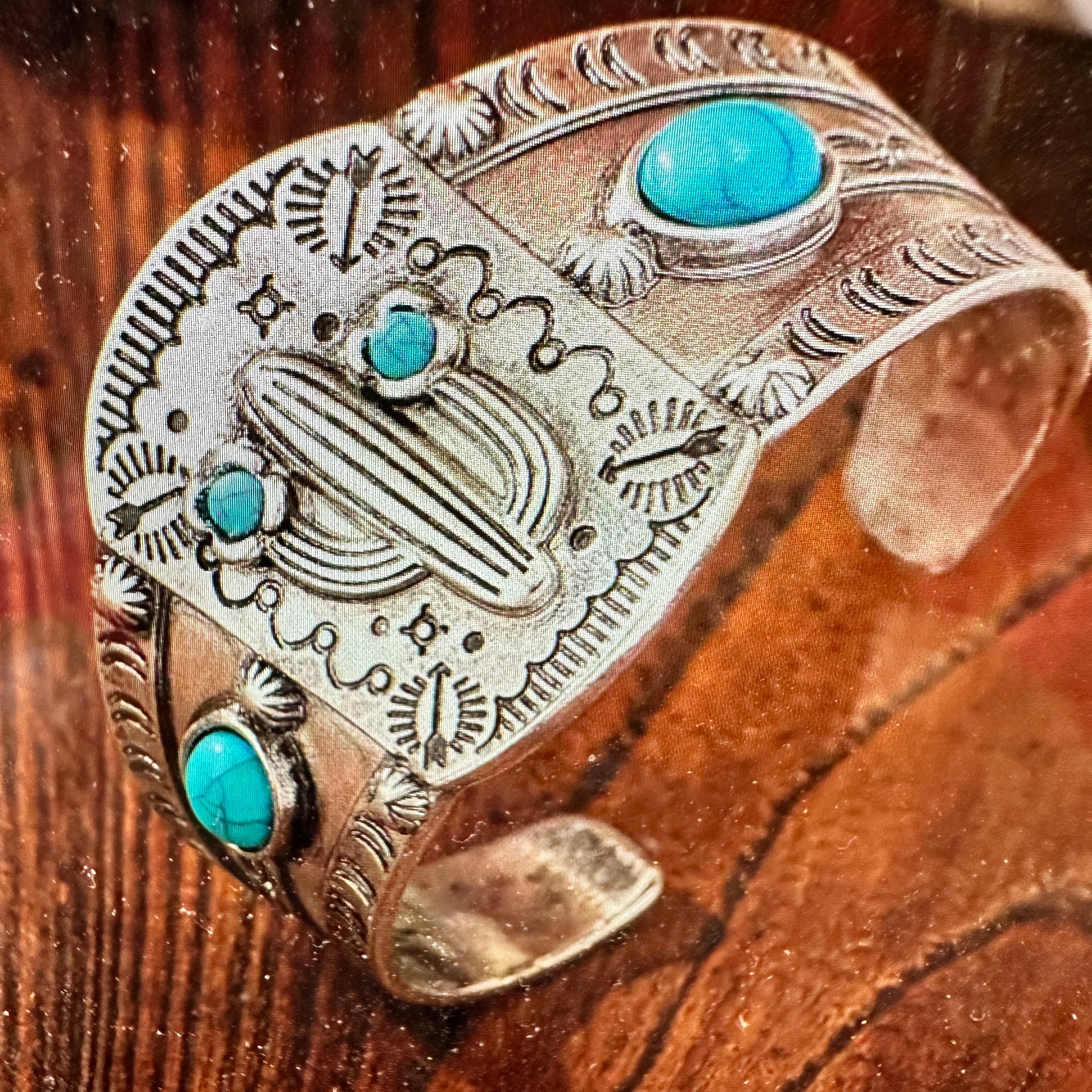 Boho Vintage SouthWestern Cowgirl Cuff Bracelet, Turquoise Stone, Gift Box - Silver Elegant