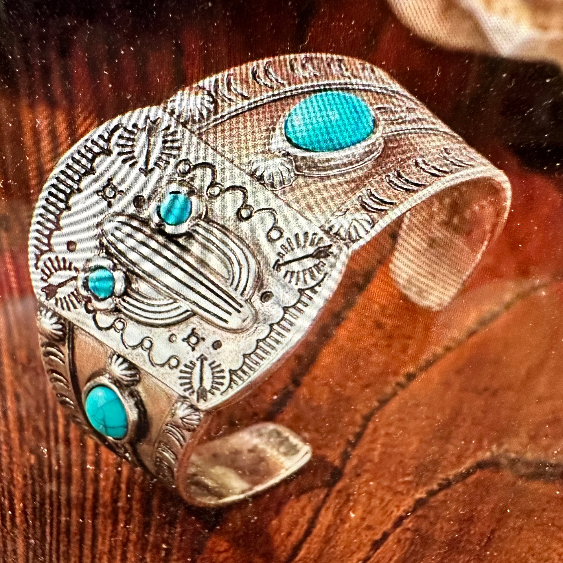 Boho Vintage SouthWestern Cowgirl Cuff Bracelet, Turquoise Stone, Gift Box - Silver Elegant