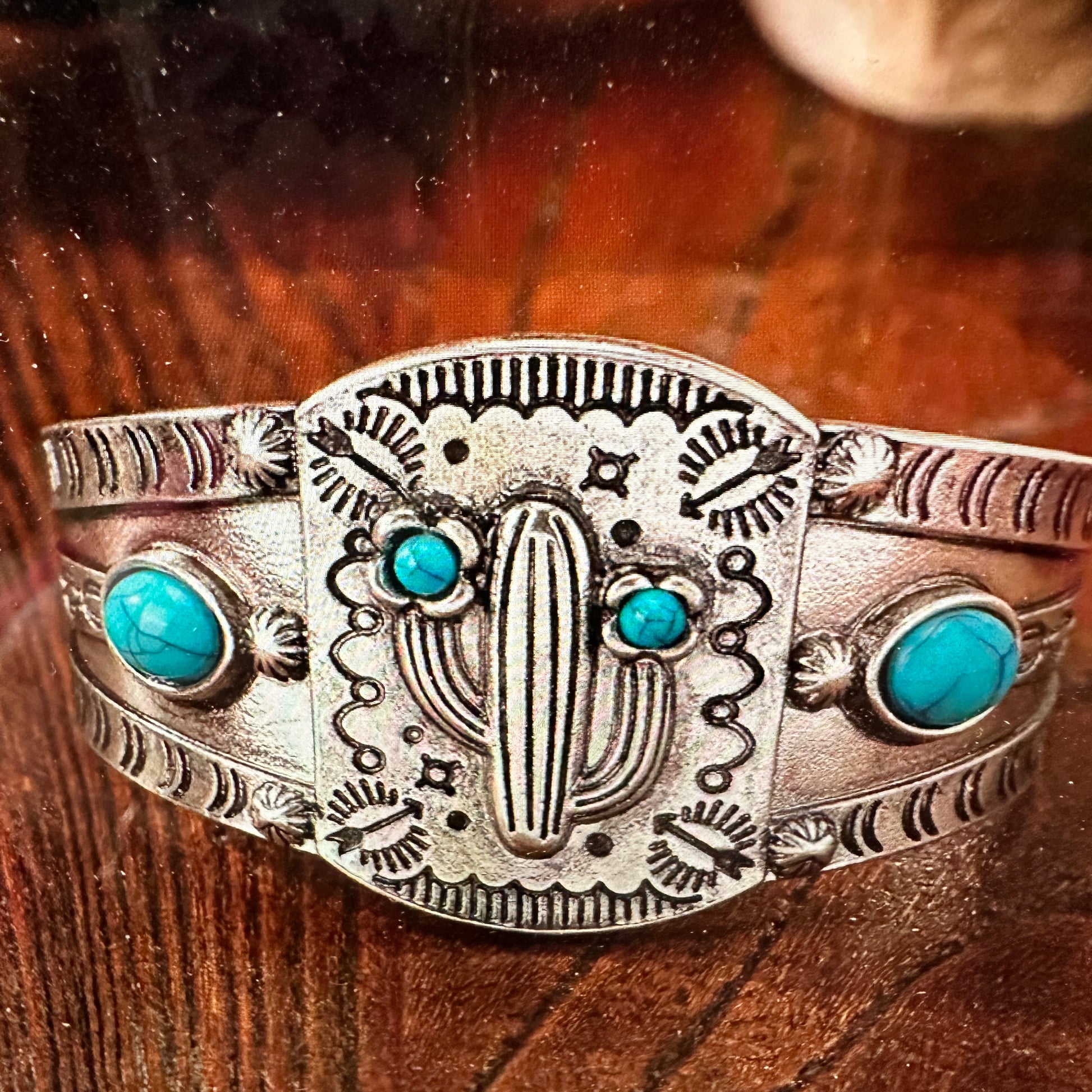 Boho Vintage SouthWestern Cowgirl Cuff Bracelet, Turquoise Stone, Gift Box - Silver Elegant