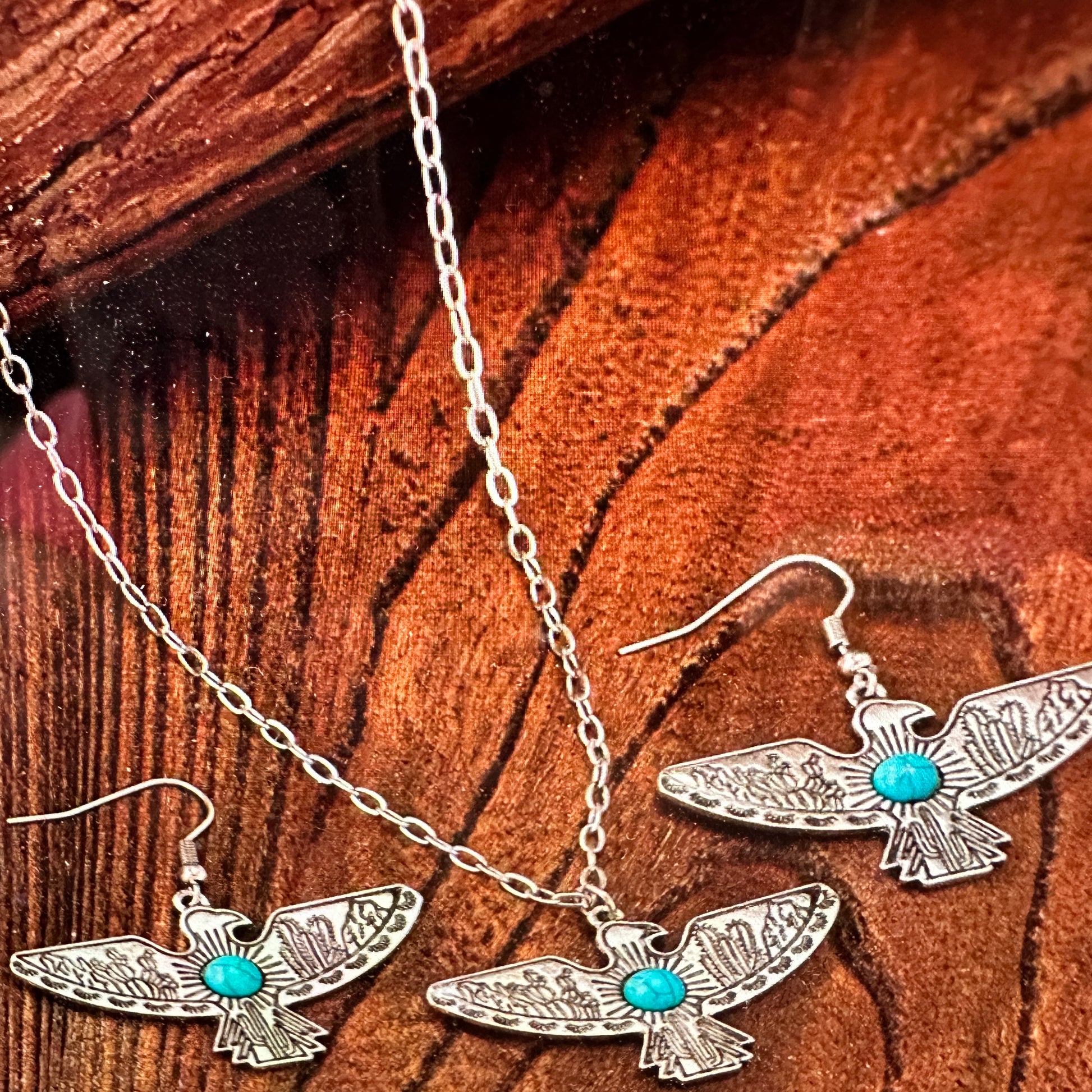 Boho Vintage Native American Thunderbird Turquoise Pendant Necklace/Earring Set, Gift Box - Silver Elegant