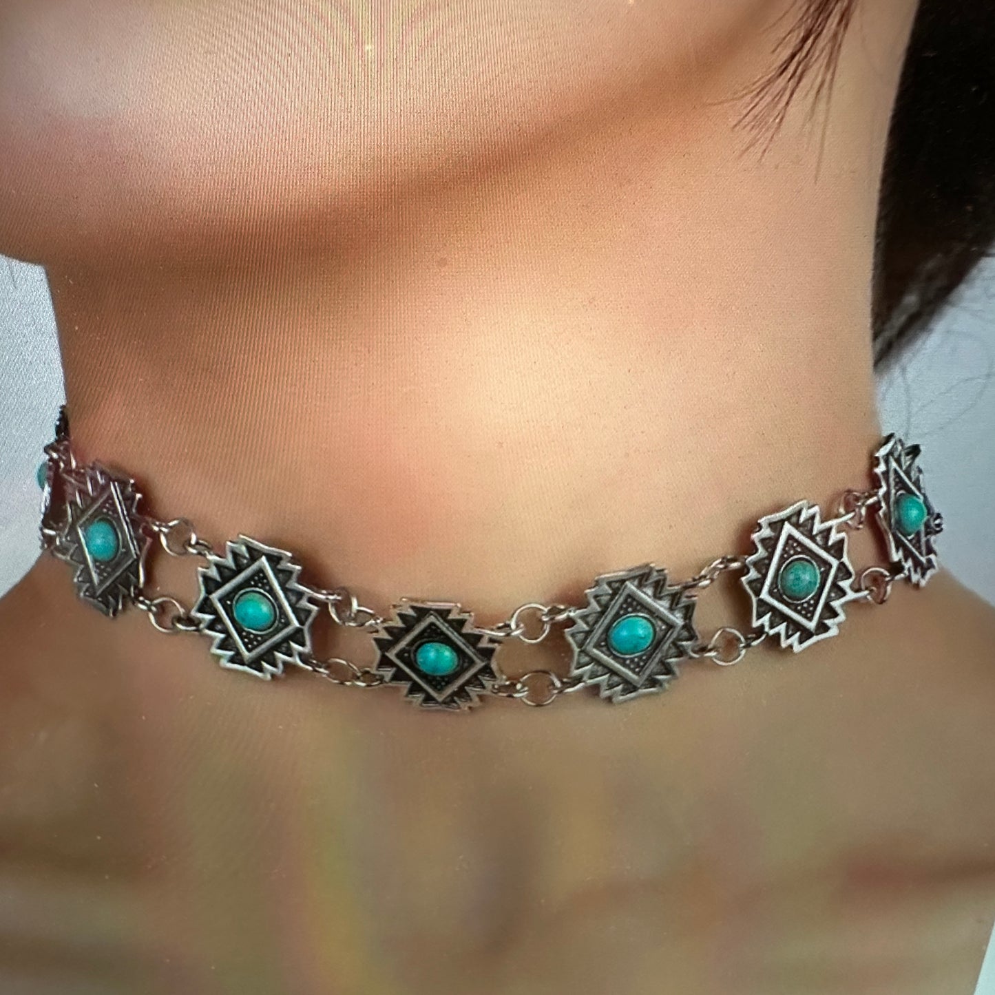 Handcrafted Bohemian Native American Turquoise Stone Choker Necklace in Gift Box - Silver Elegant