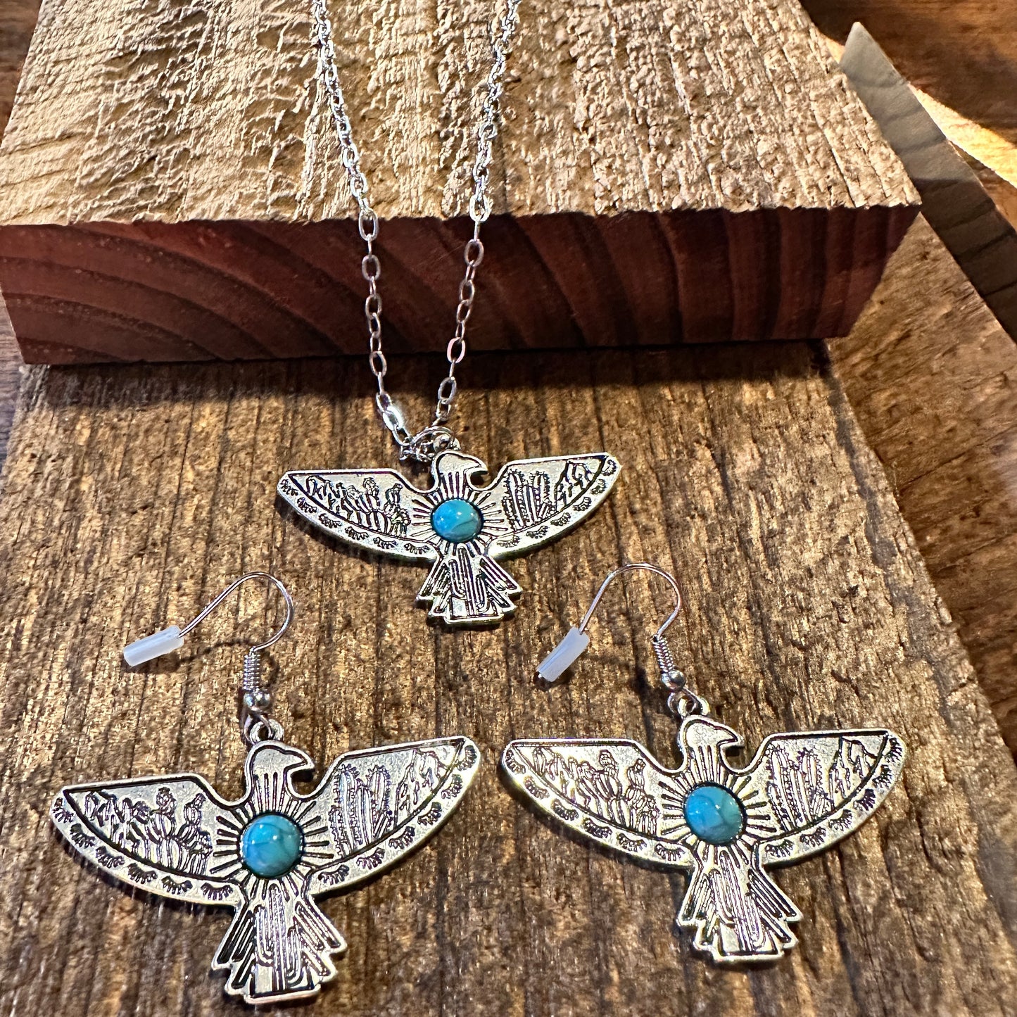 Boho Vintage Native American Thunderbird Turquoise Pendant Necklace/Earring Set, Gift Box - Silver Elegant