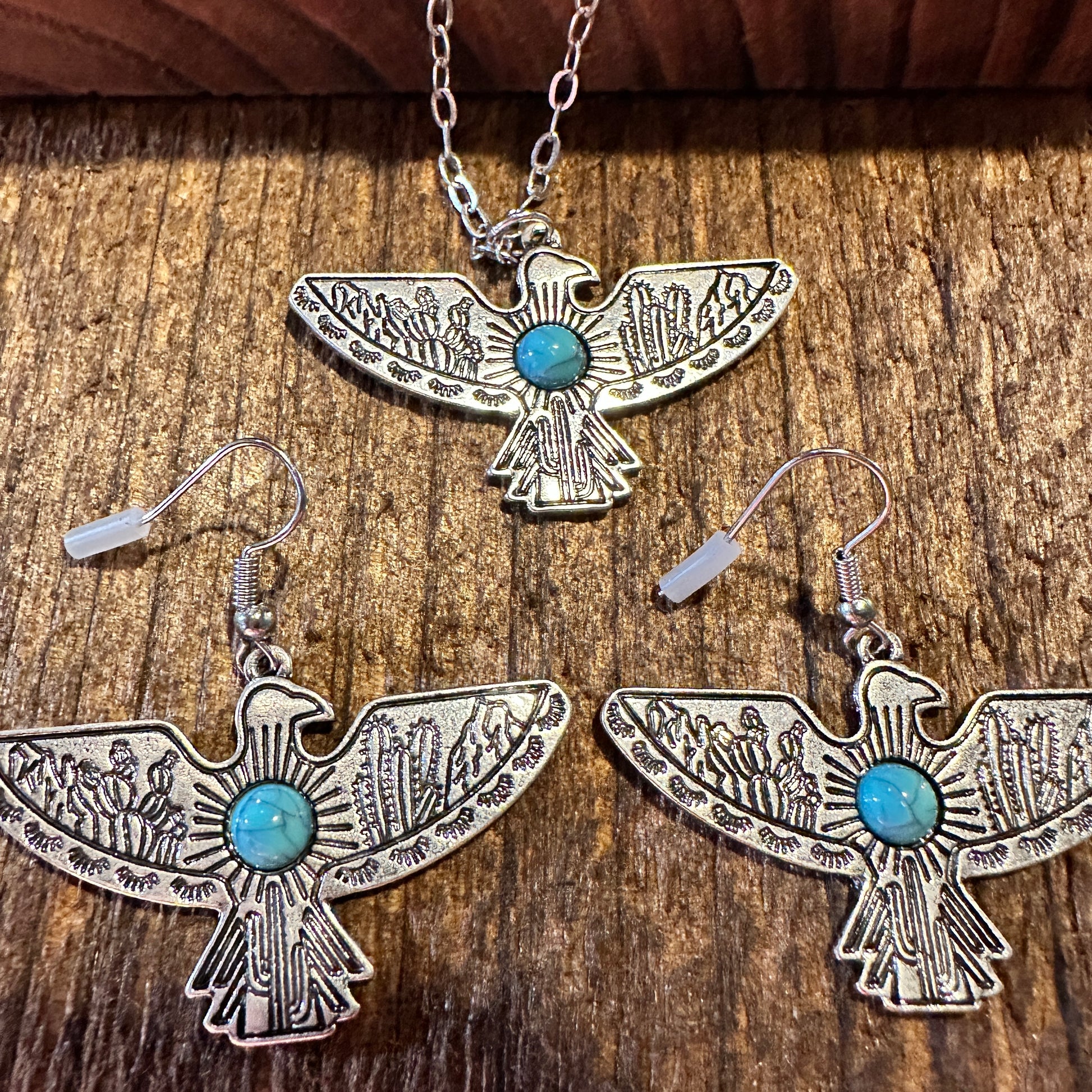 Boho Vintage Native American Thunderbird Turquoise Pendant Necklace/Earring Set, Gift Box - Silver Elegant