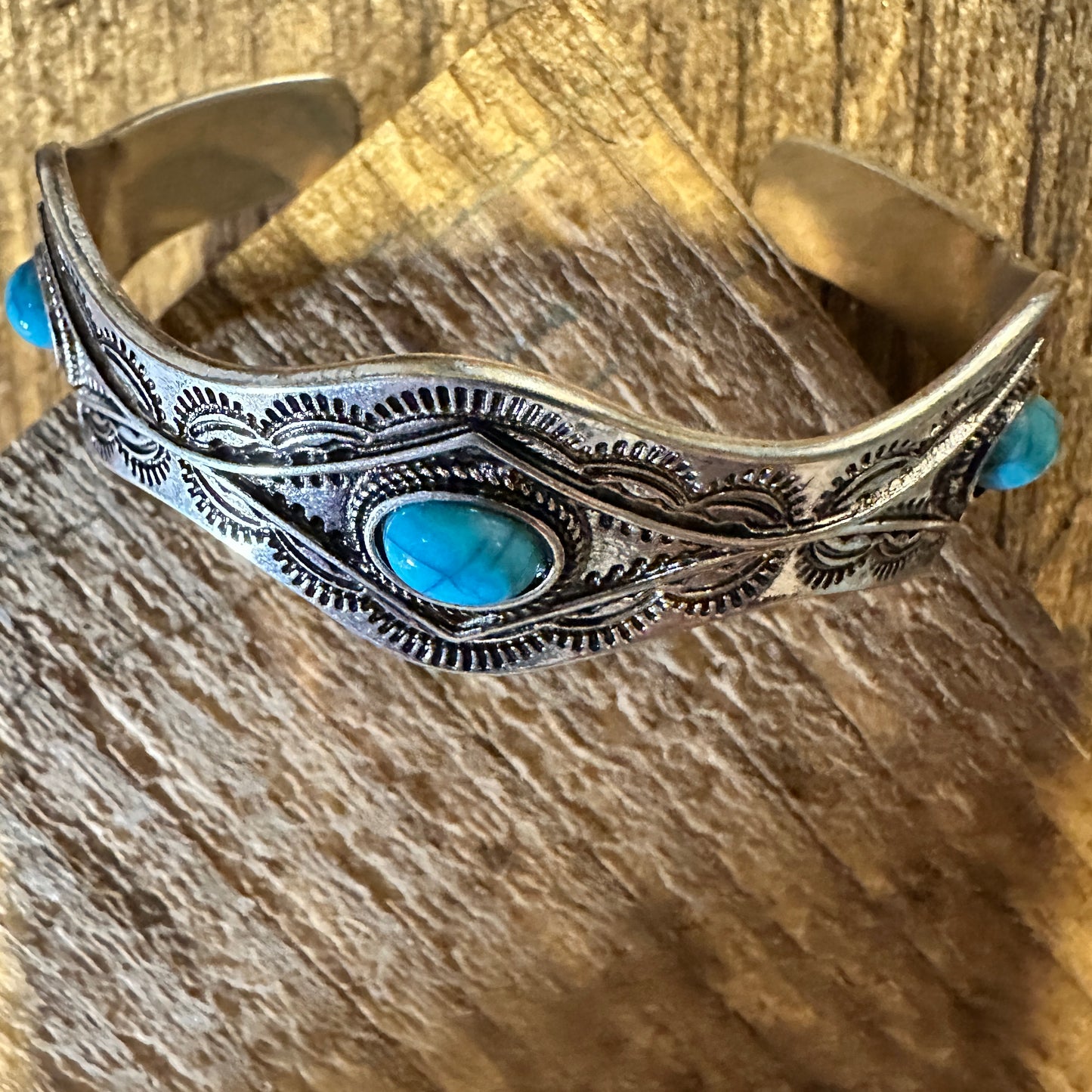 Boho Vintage Southwestern Cowgirl Concho Cuff Bracelet, Turquoise Stone, Gift Box - Silver Elegant