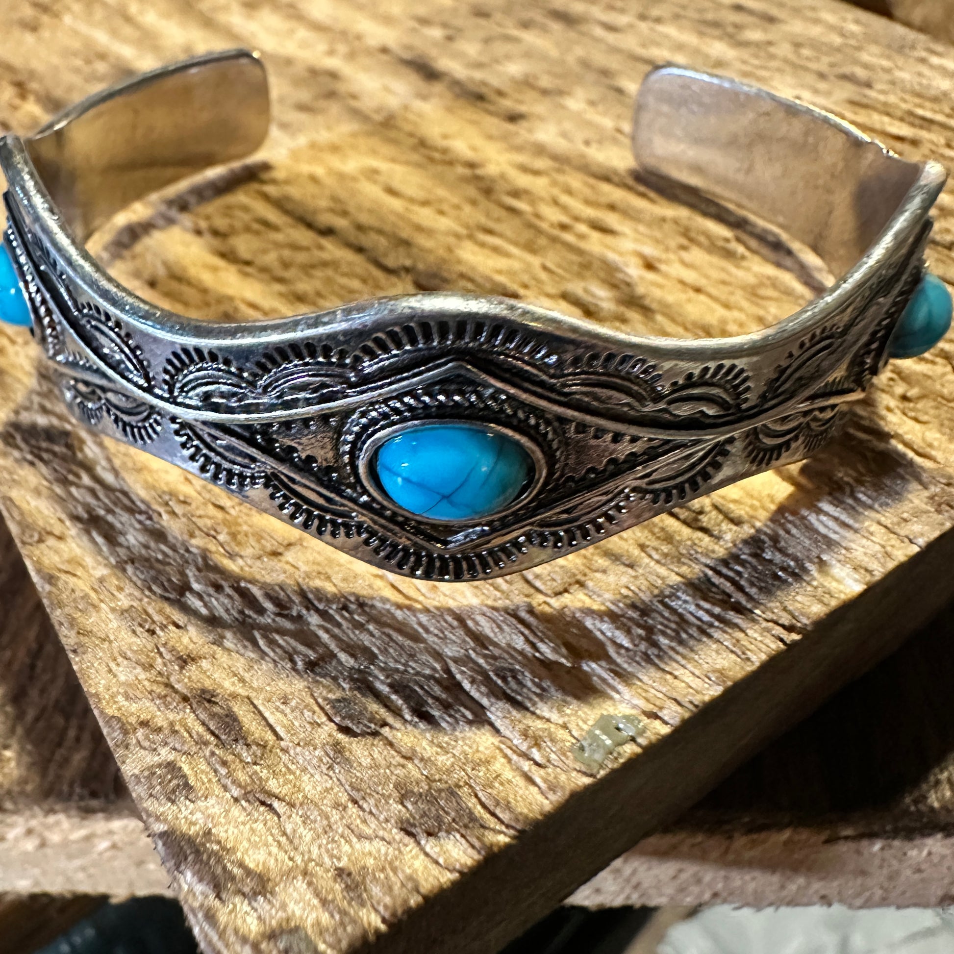 Boho Vintage Southwestern Cowgirl Concho Cuff Bracelet, Turquoise Stone, Gift Box - Silver Elegant