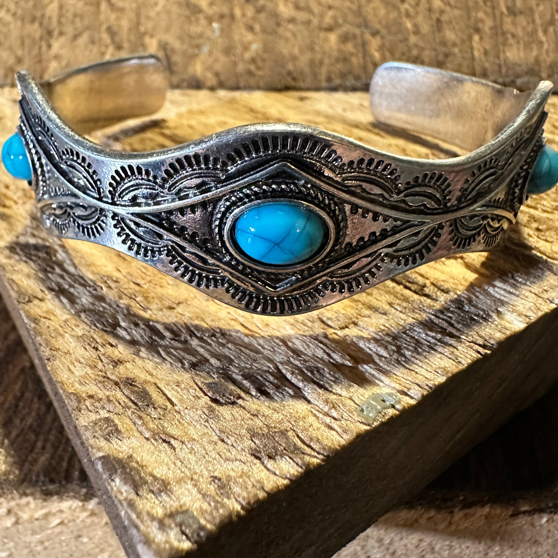 Boho Vintage Southwestern Cowgirl Concho Cuff Bracelet, Turquoise Stone, Gift Box - Silver Elegant