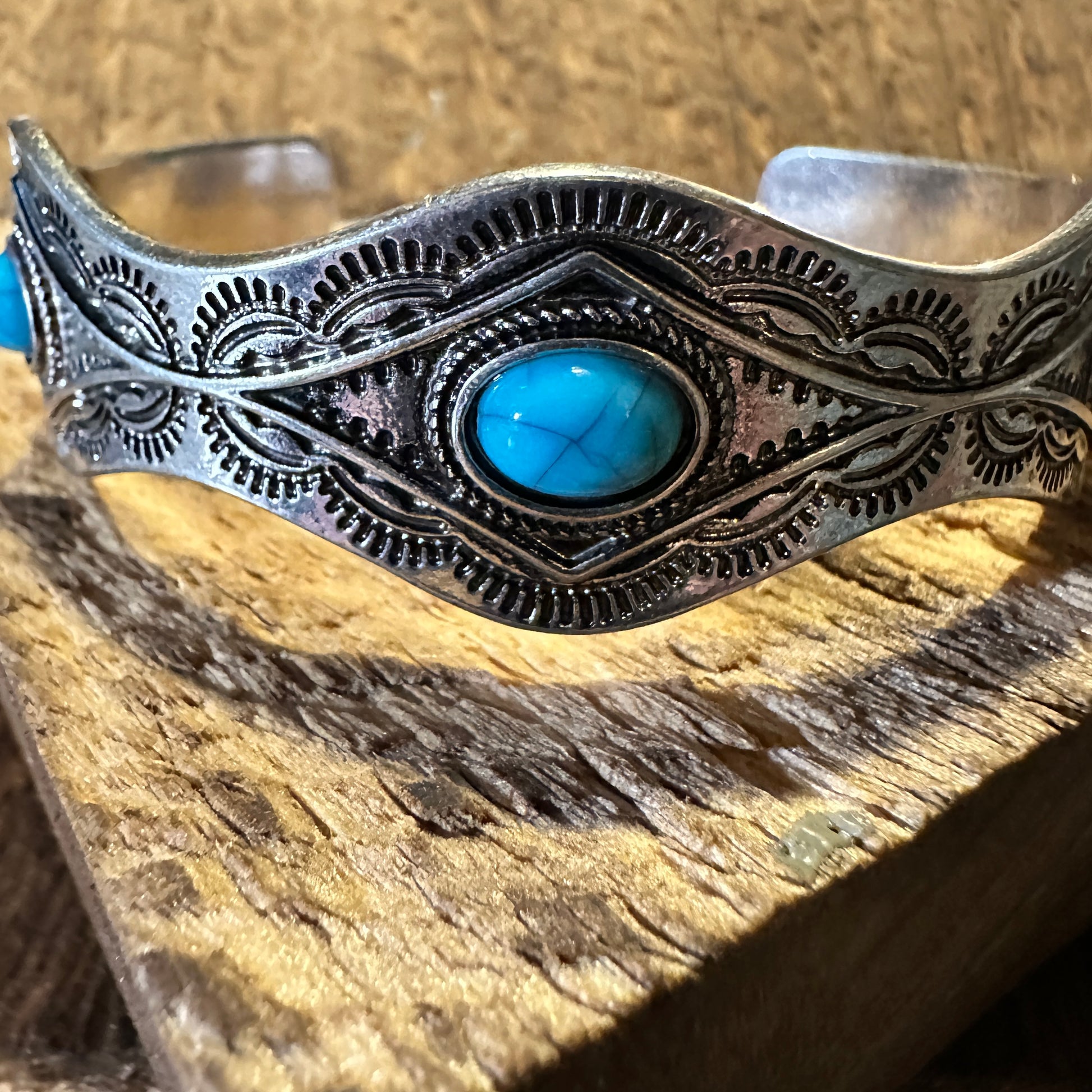 Boho Vintage Southwestern Cowgirl Concho Cuff Bracelet, Turquoise Stone, Gift Box - Silver Elegant