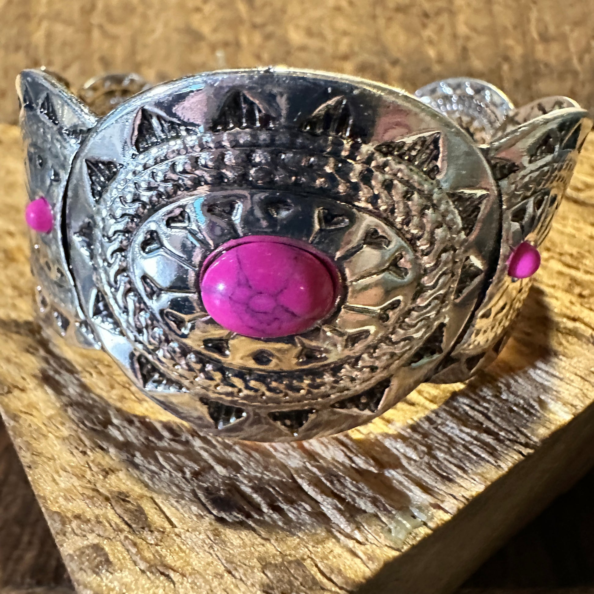 Vintage Bohemian Southwest Cowgirl Cuff Bracelet with Pink Gemstone, Gift-Ready Packaging - Silver Elegant