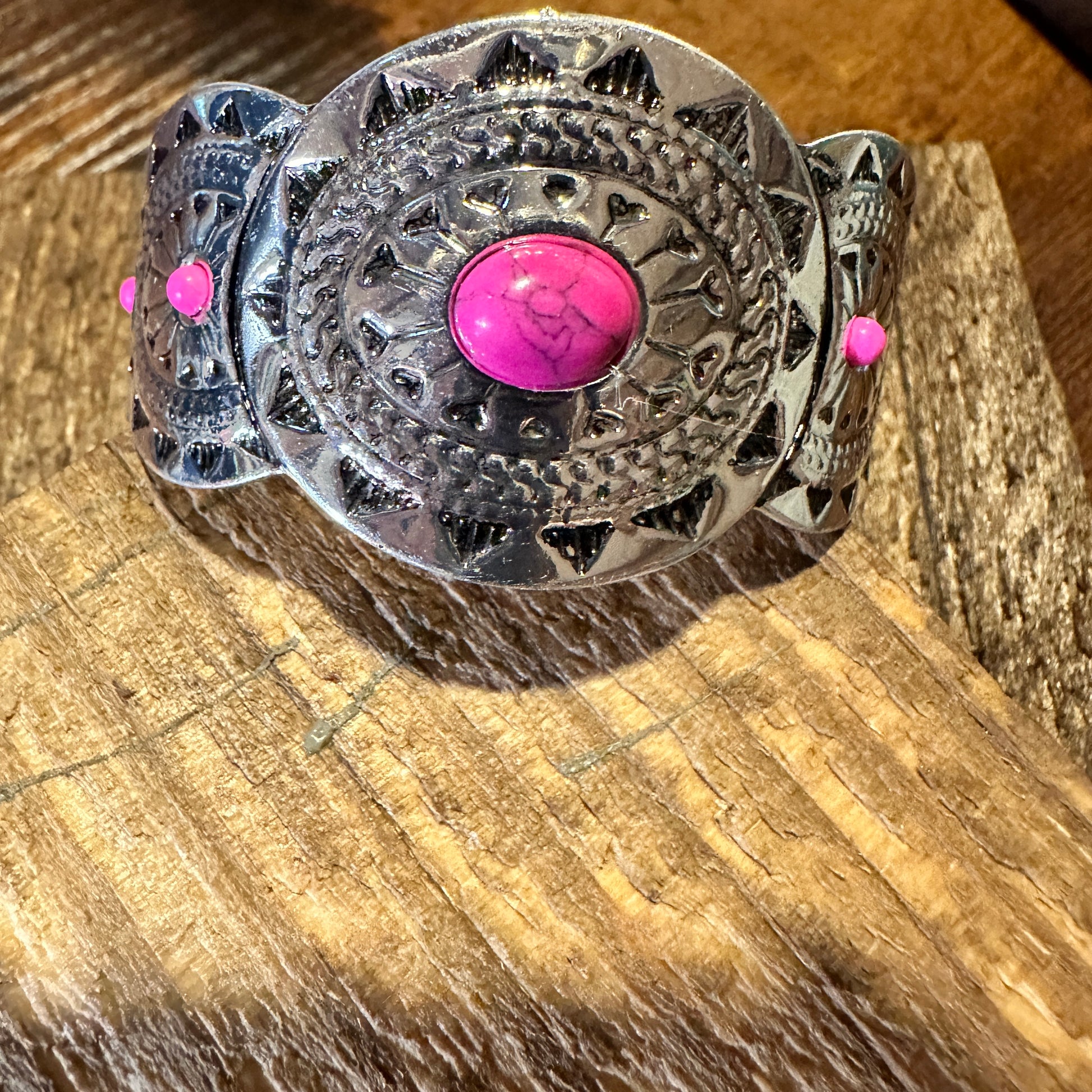 Vintage Bohemian Southwest Cowgirl Cuff Bracelet with Pink Gemstone, Gift-Ready Packaging - Silver Elegant