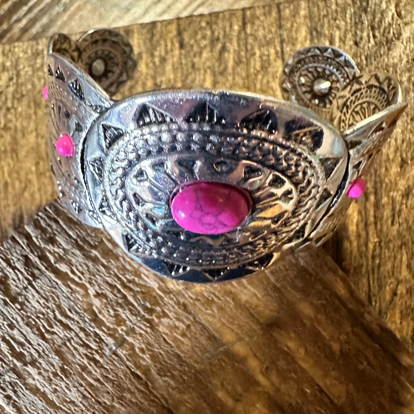 Vintage Bohemian Southwest Cowgirl Cuff Bracelet with Pink Gemstone, Gift-Ready Packaging - Silver Elegant