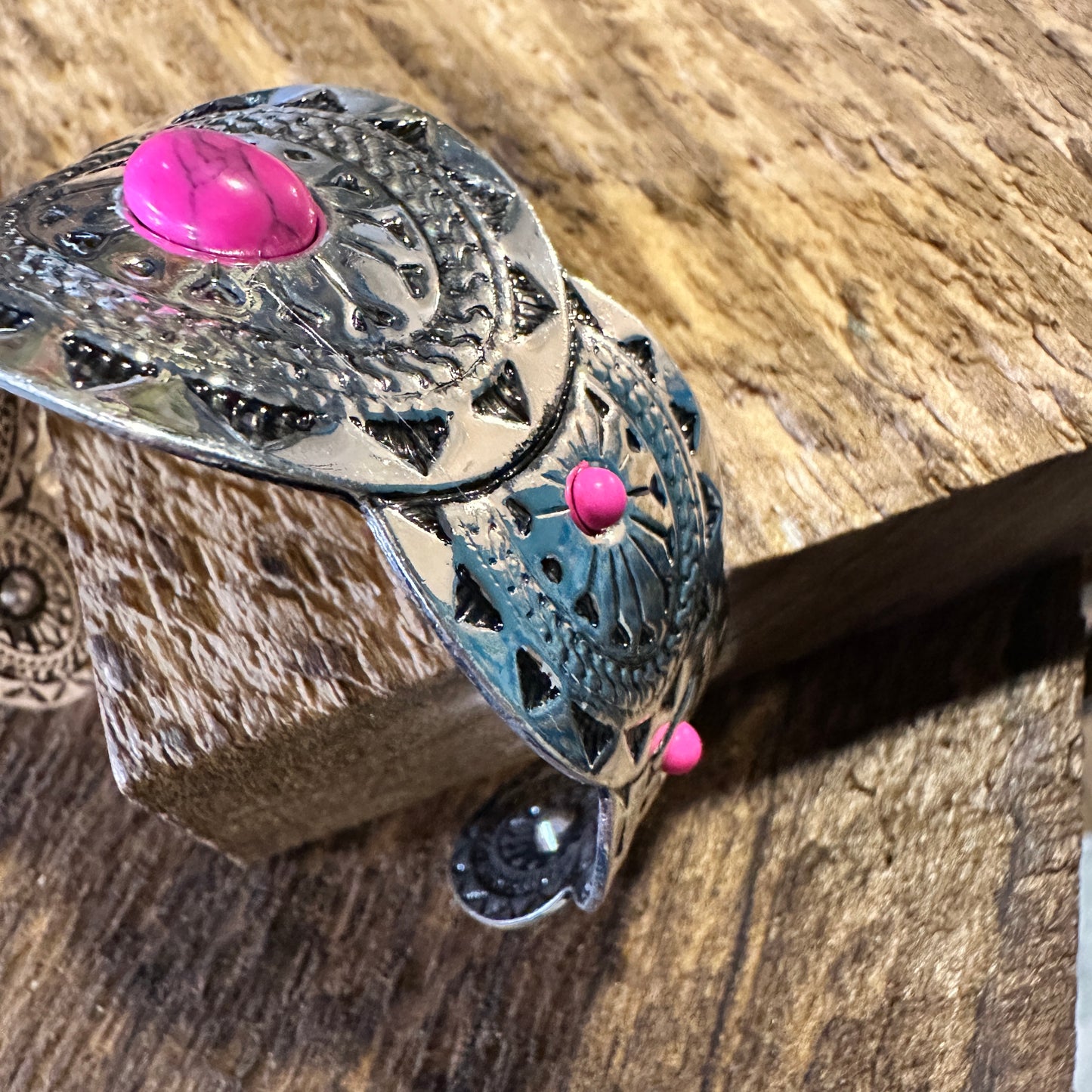 Vintage Bohemian Southwest Cowgirl Cuff Bracelet with Pink Gemstone, Gift-Ready Packaging - Silver Elegant