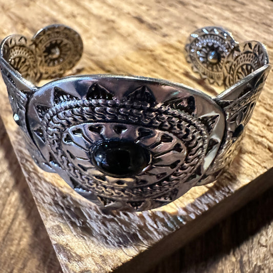 Vintage-Inspired Black Stone Concho Cowgirl Cuff Bracelet in Gift Box - Silver Elegant