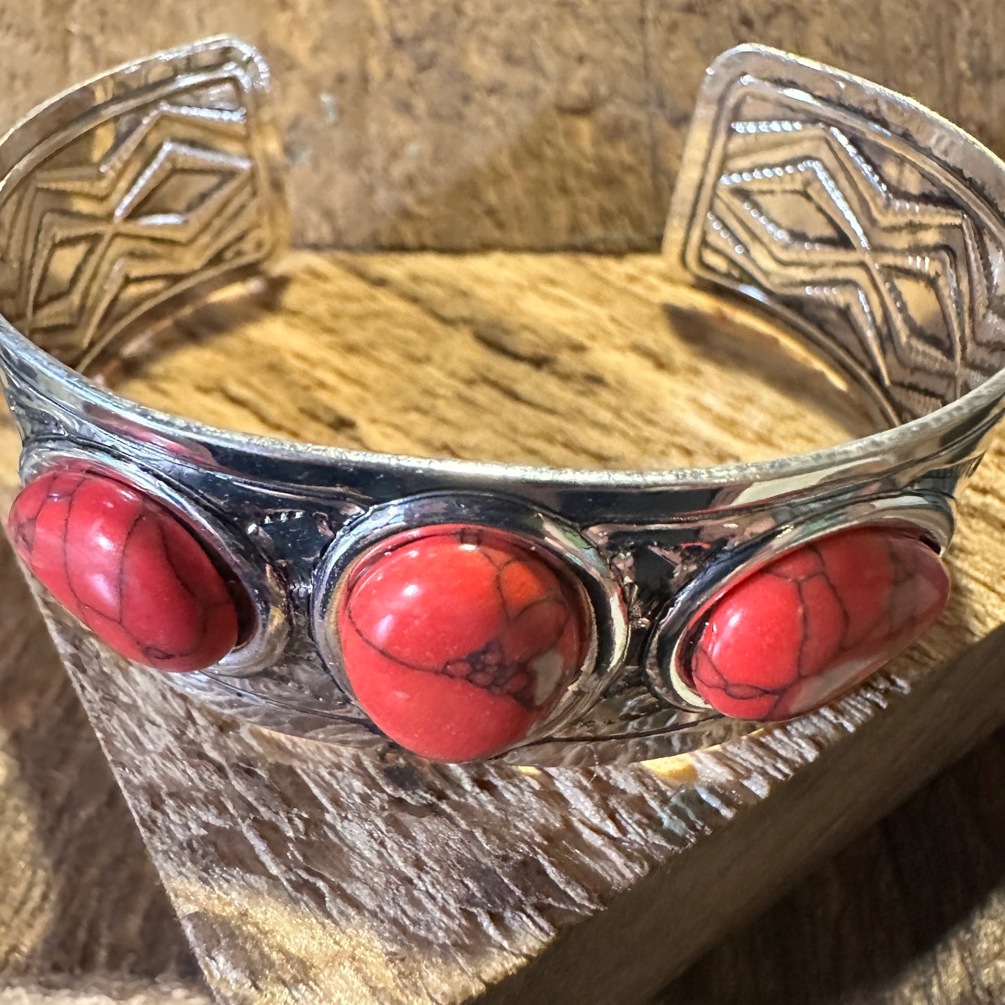 Vintage Boho Navajo Cowgirl Cuff Bracelet with Coral Stone in Gift Box - Silver Elegant