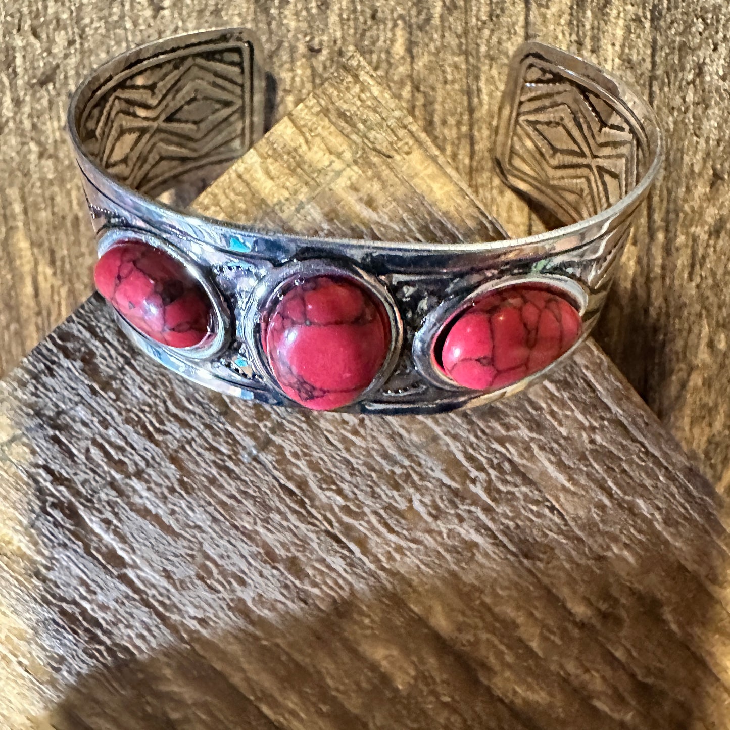 Vintage Boho Navajo Cowgirl Cuff Bracelet with Coral Stone in Gift Box - Silver Elegant