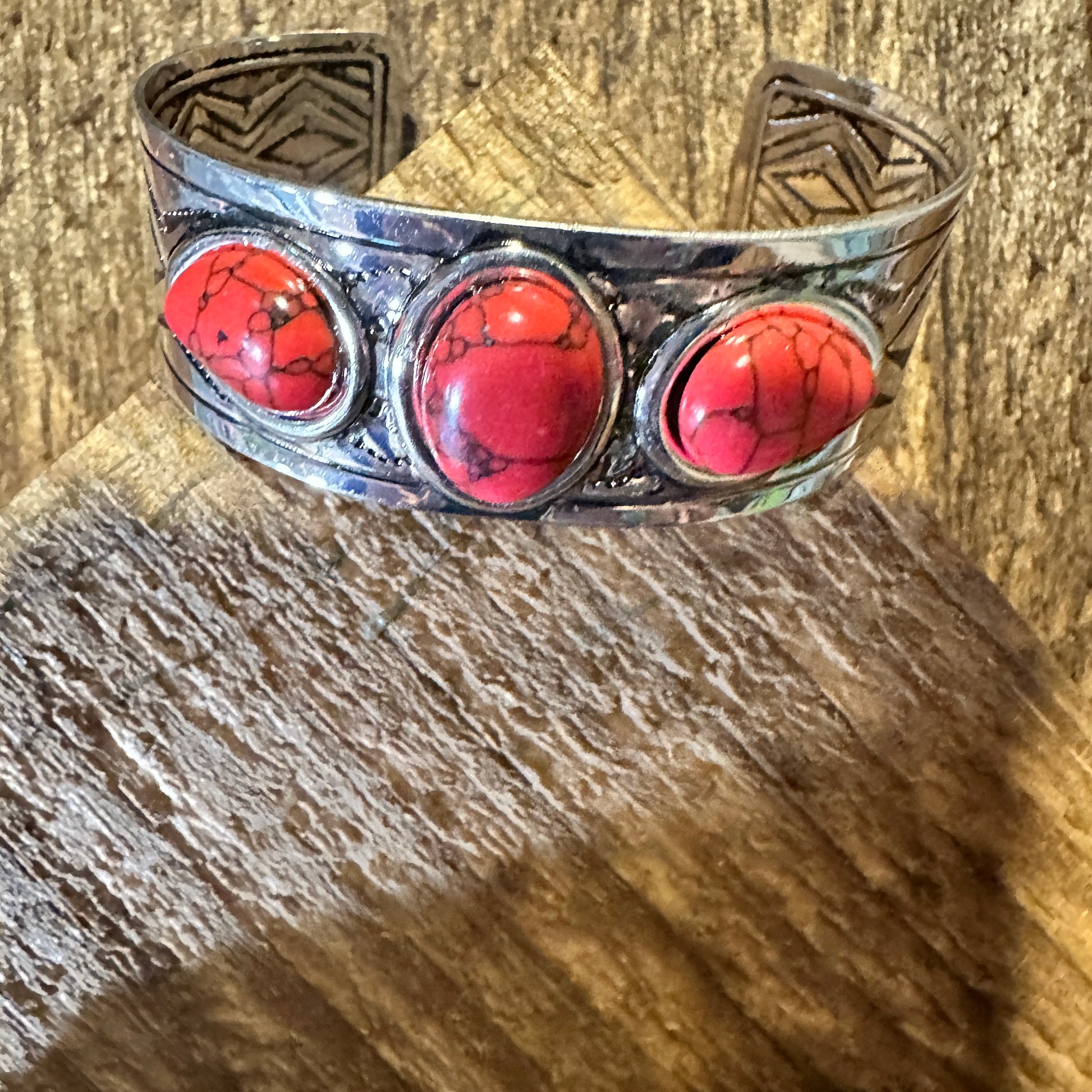 Vintage Boho Navajo Cowgirl Cuff Bracelet with Coral Stone in Gift Box - Silver Elegant