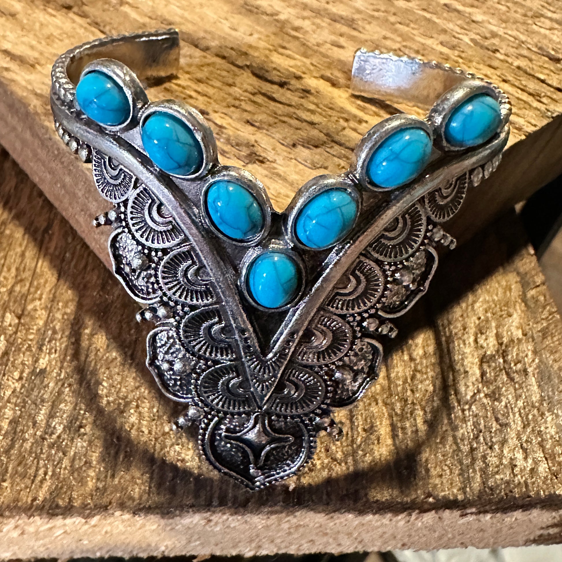 Boho Vintage Southwestern Cowgirl V Lace Cuff Bracelet, Turquoise Stone, Gift Box - Silver Elegant