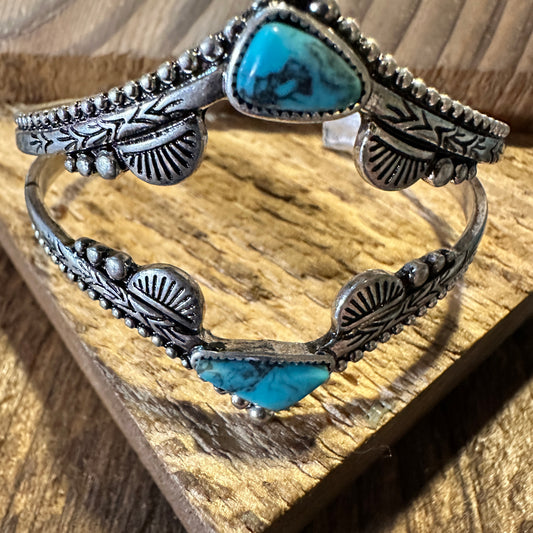 Boho Chic Vintage Southwestern Cowgirl Open Cuff Bangle, Turquoise Stone, Gift Box - Silver Elegant