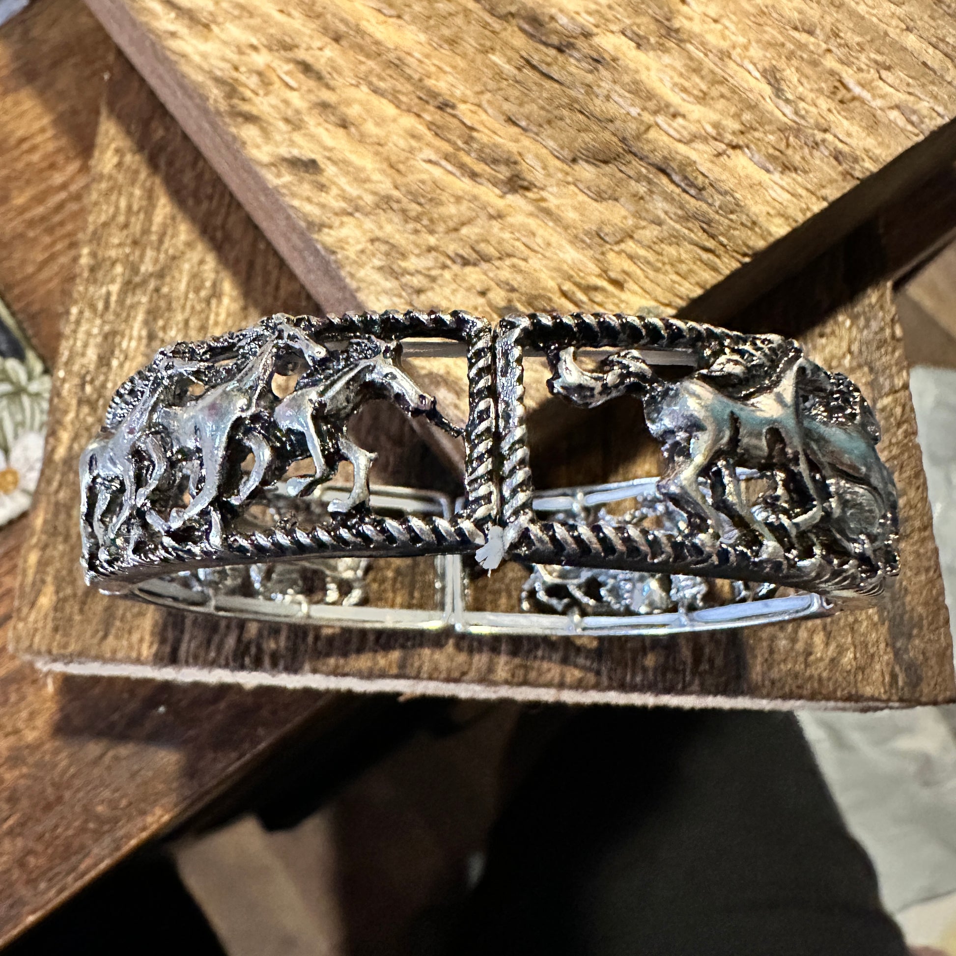 Boho Vintage Chic Southwestern Equestrian Horse Elastic Cuff Bracelet, Gift Box - Silver Elegant