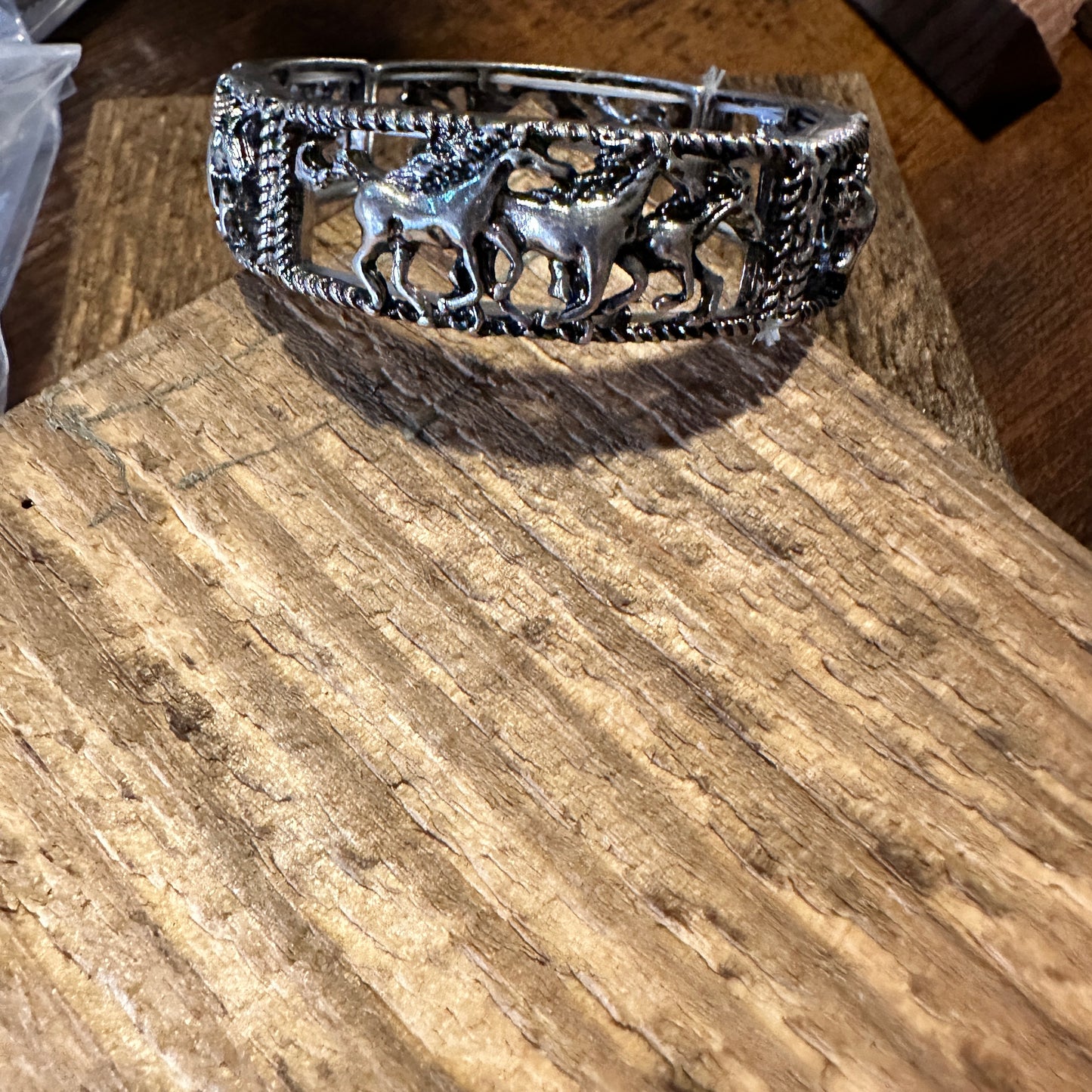 Boho Vintage Chic Southwestern Equestrian Horse Elastic Cuff Bracelet, Gift Box - Silver Elegant