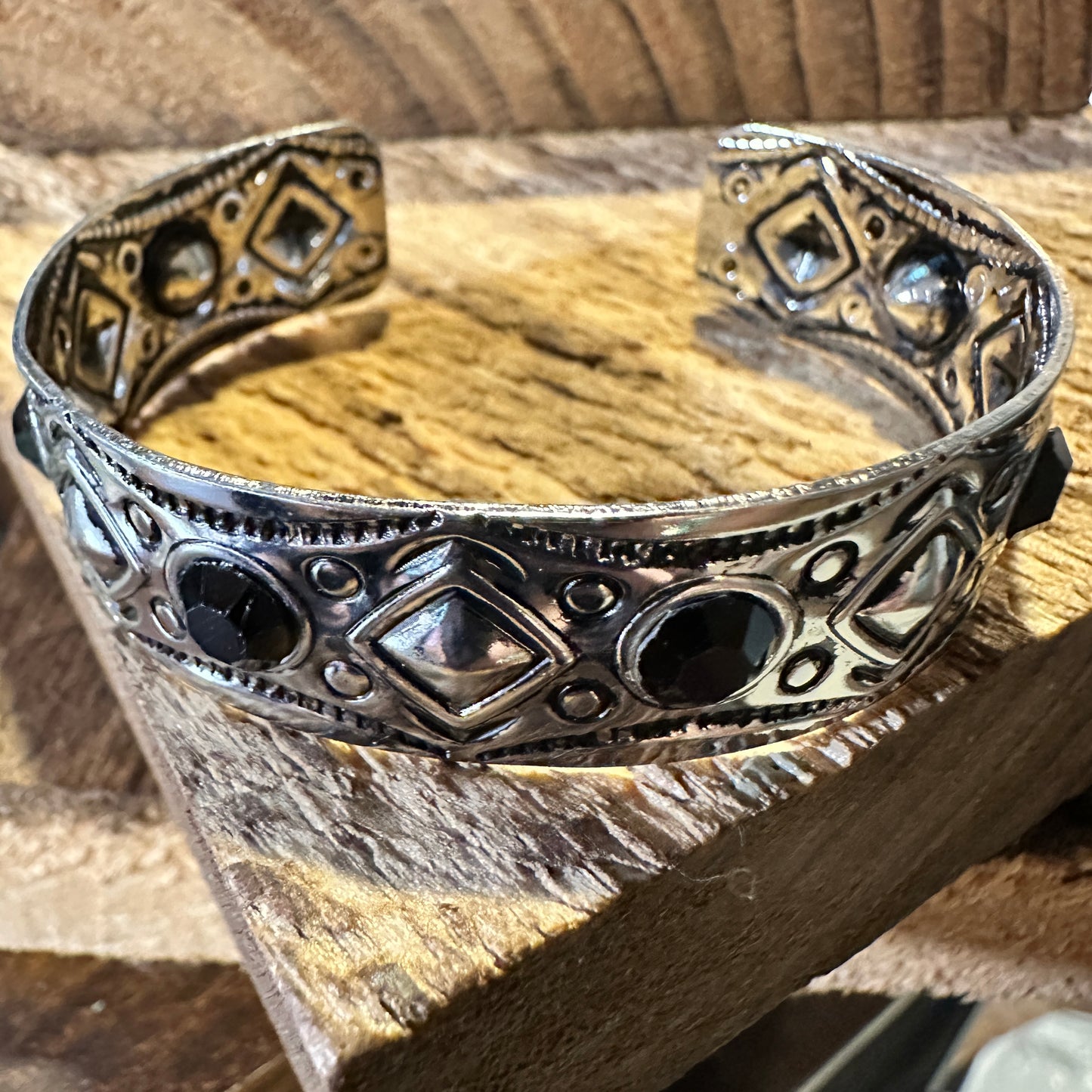 Boho Vintage Southwestern Navajo Open Cuff Bracelet, Black Onyx Stones, Gift Box - Silver Elegant