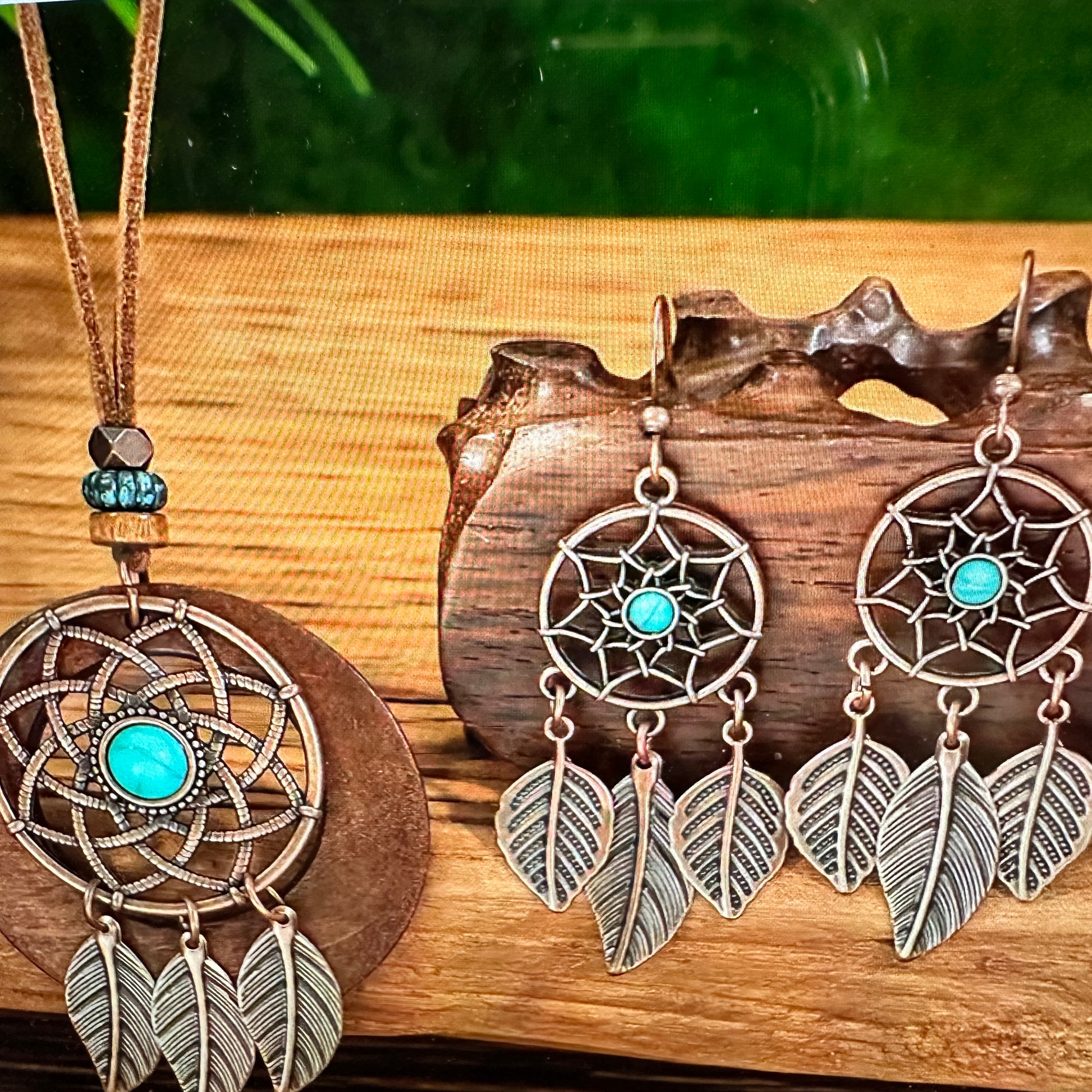 Turquoise Dreamcatcher Leather Jewelry Set - Boho Chic Necklace and Earring Gift Box - Silver Elegant