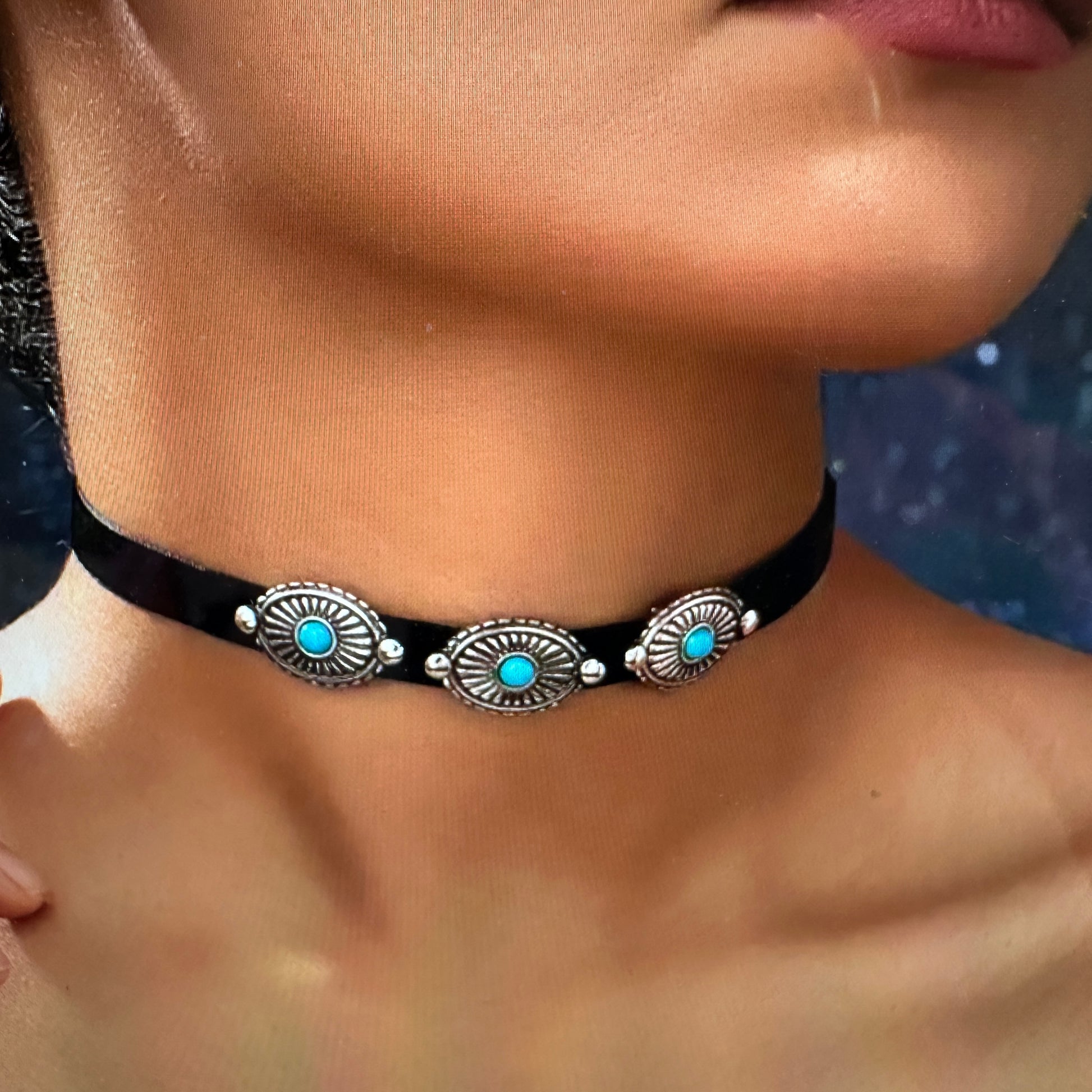 Turquoise Concho Choker Necklace with Black Velvet - Boho Western Style in Gift Box - Silver Elegant