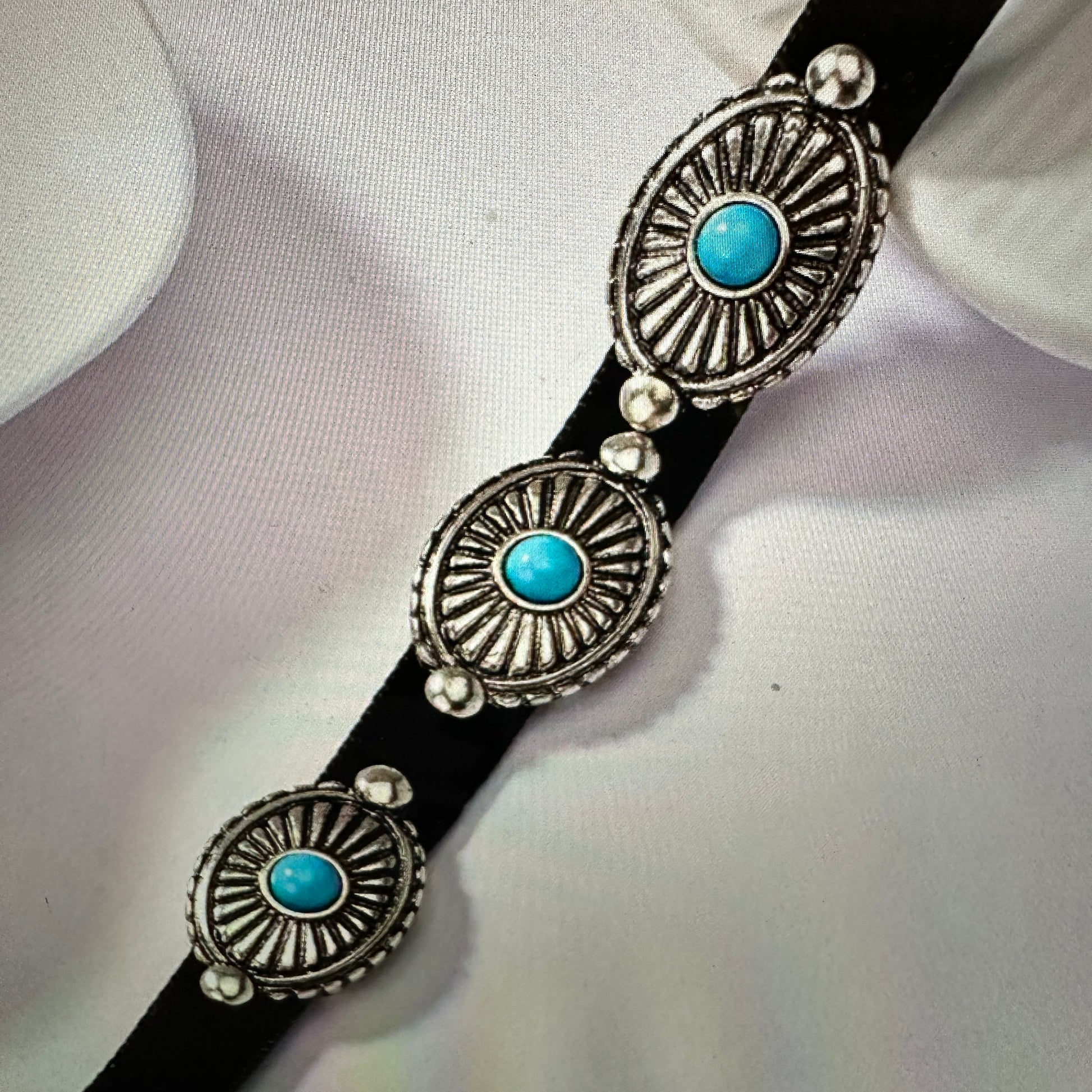 Turquoise Concho Choker Necklace with Black Velvet - Boho Western Style in Gift Box - Silver Elegant