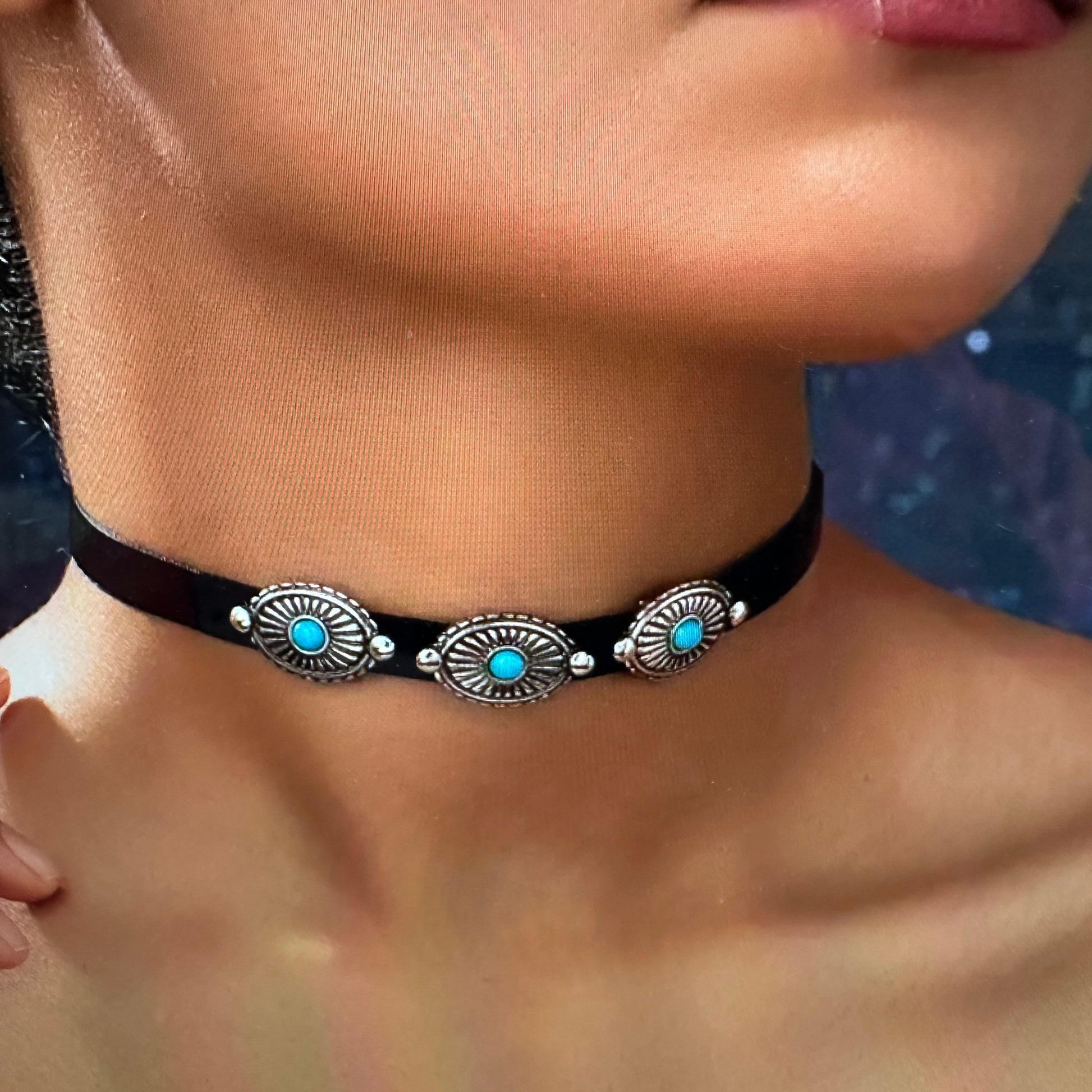 Turquoise Concho Choker Necklace with Black Velvet - Boho Western Style in Gift Box - Silver Elegant