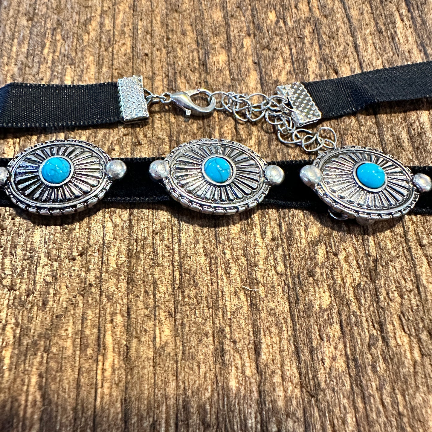 Turquoise Concho Choker Necklace with Black Velvet - Boho Western Style in Gift Box - Silver Elegant