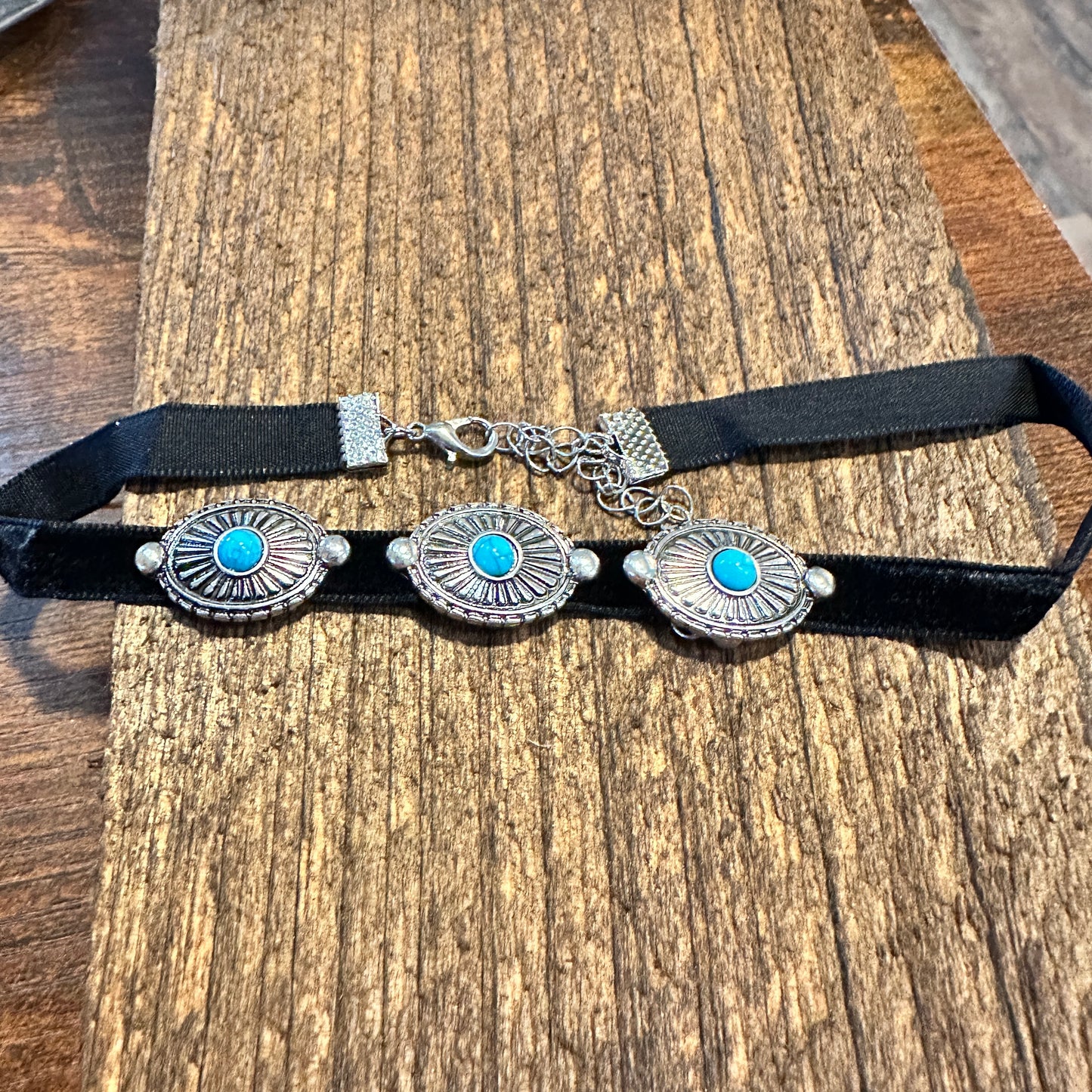 Turquoise Concho Choker Necklace with Black Velvet - Boho Western Style in Gift Box - Silver Elegant